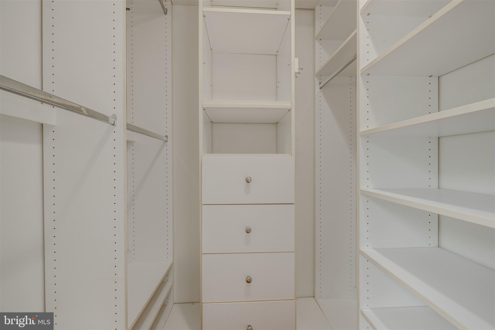 DEEPWOOD - Residential Lease