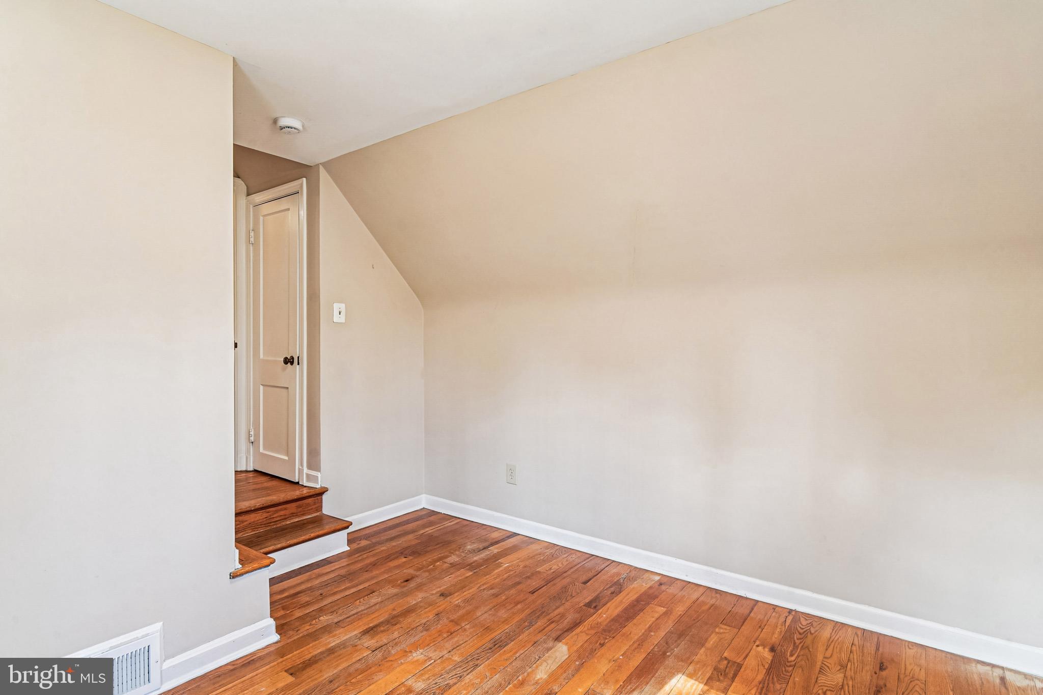 ASHTON - Residential