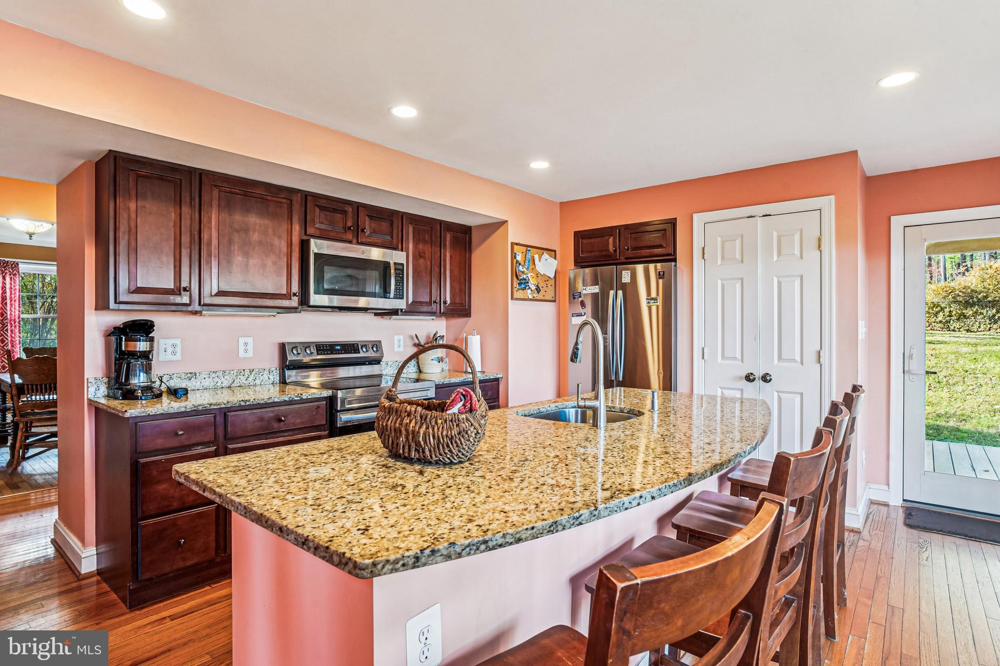 ASHTON - Residential