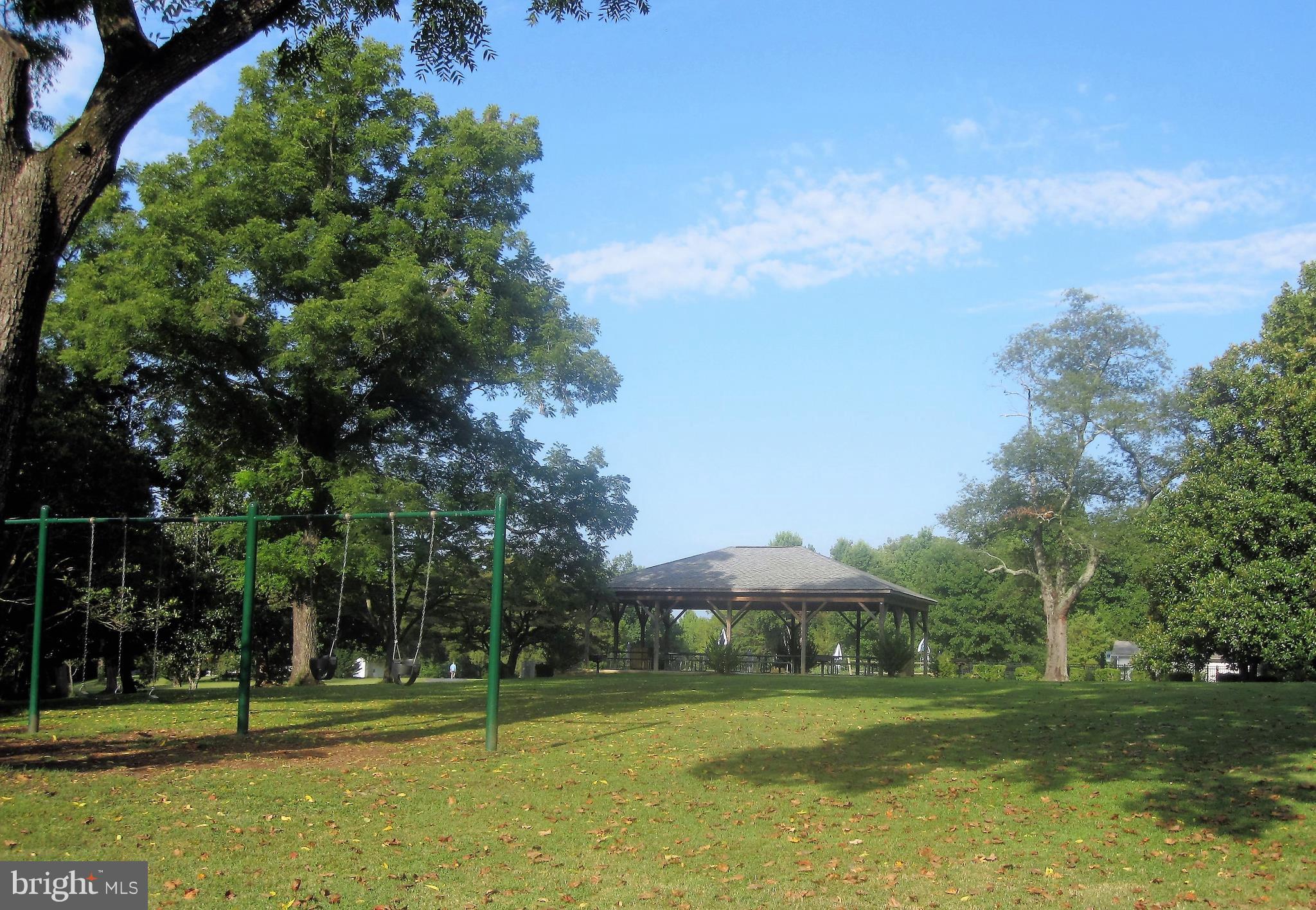 PRESIDENTIAL LAKES - Residential