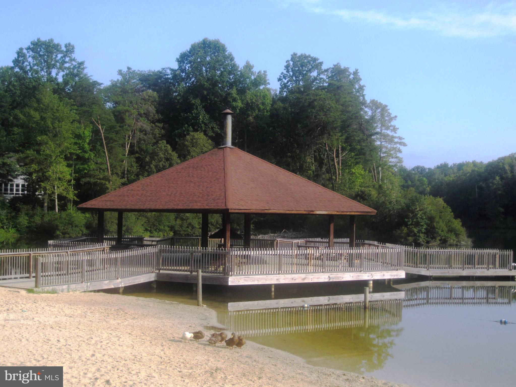 PRESIDENTIAL LAKES - Residential