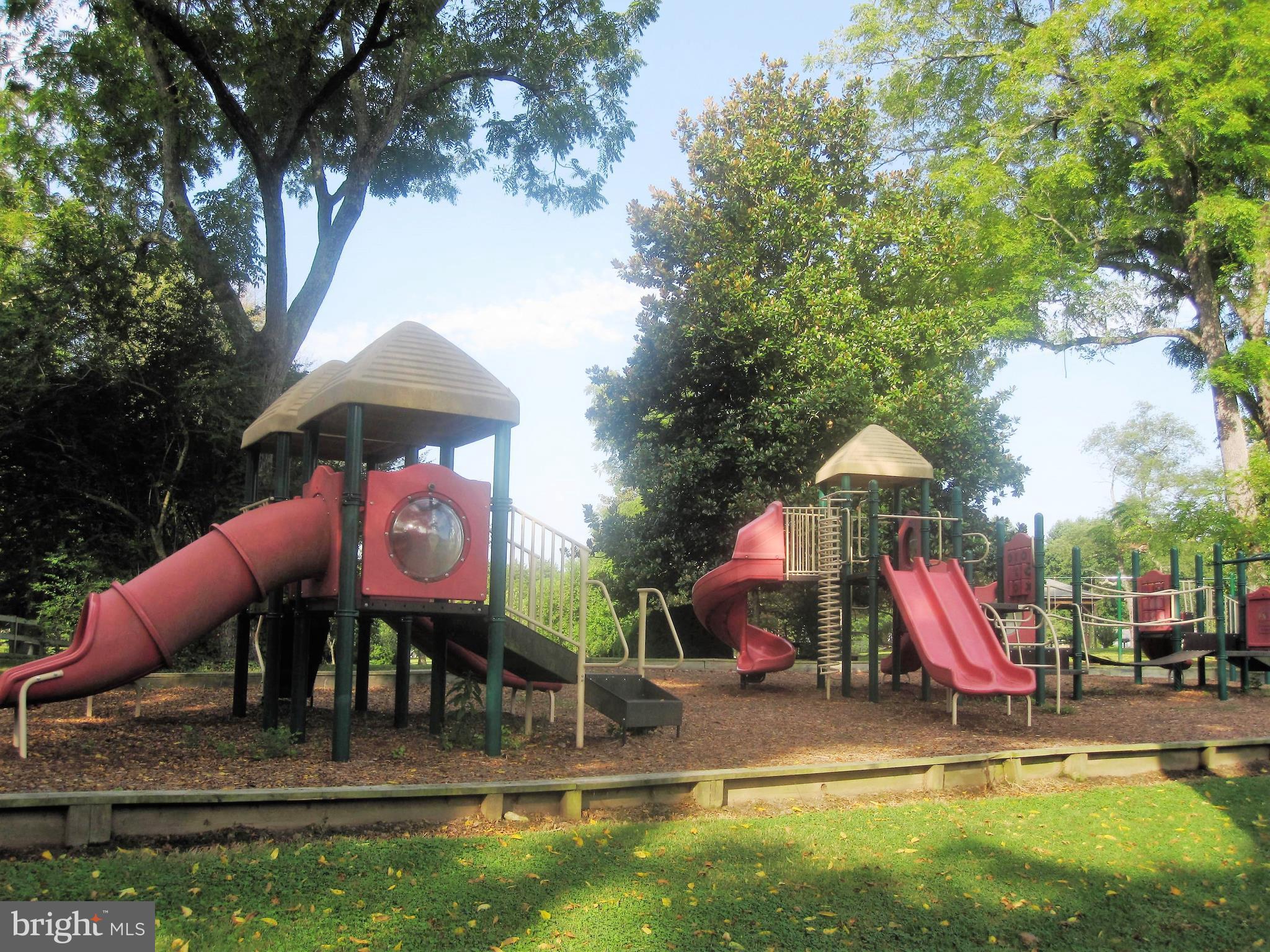 PRESIDENTIAL LAKES - Residential