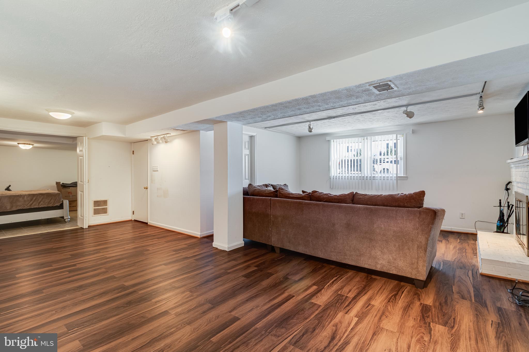 BROOKE JANE MANOR - Residential