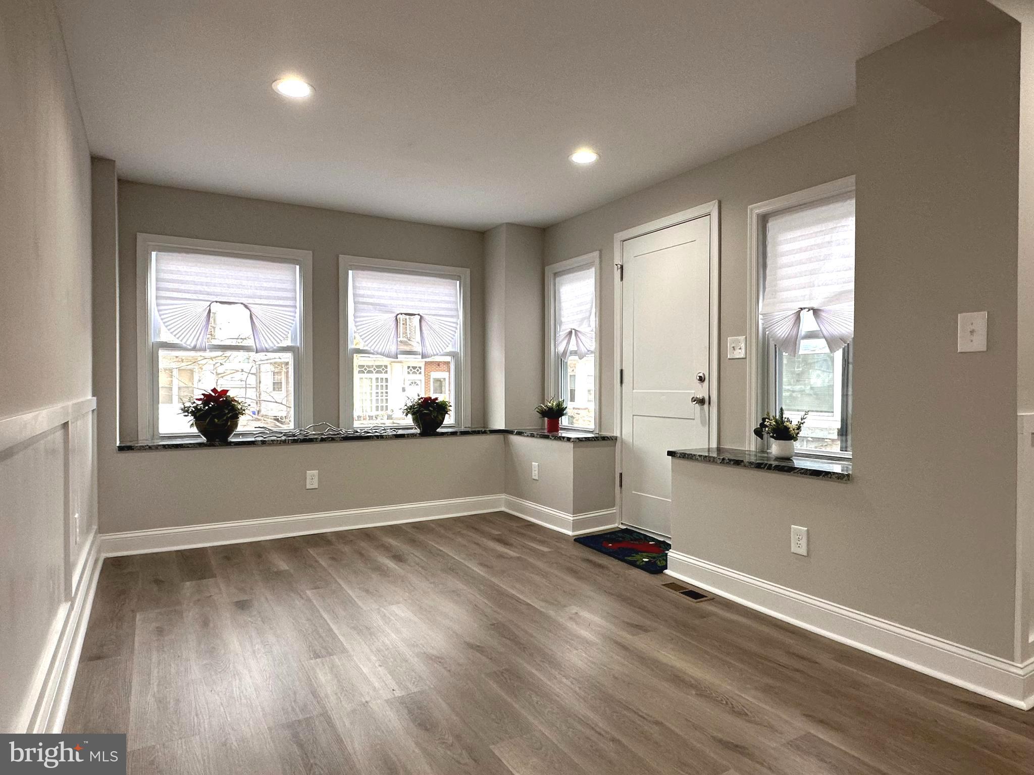 FERN ROCK - Residential