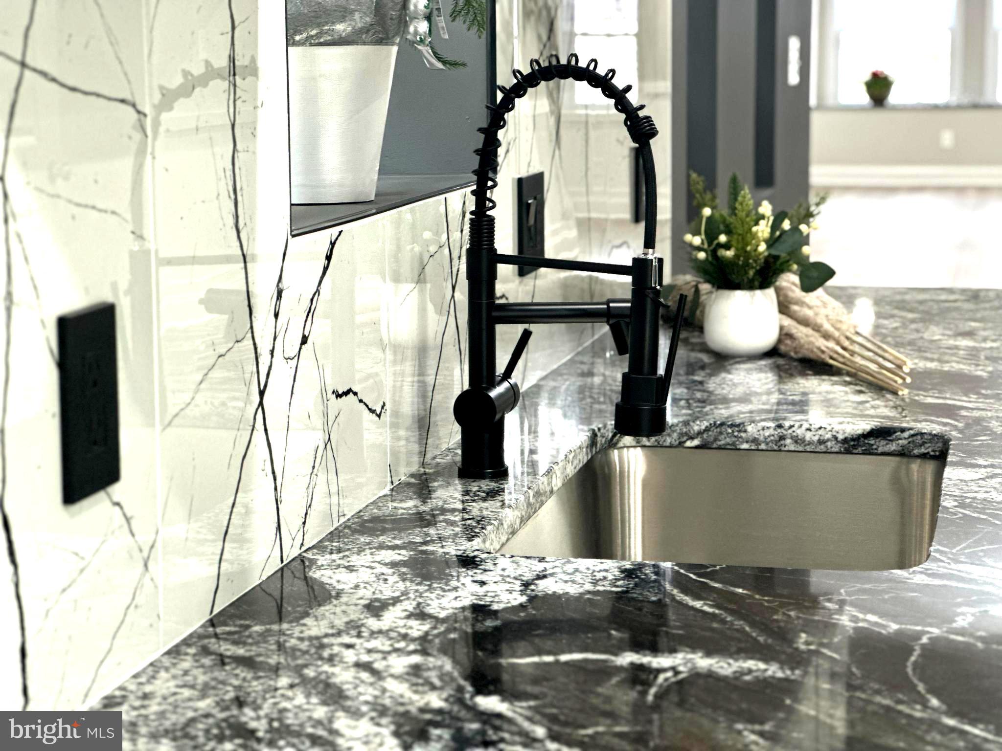 FERN ROCK - Residential