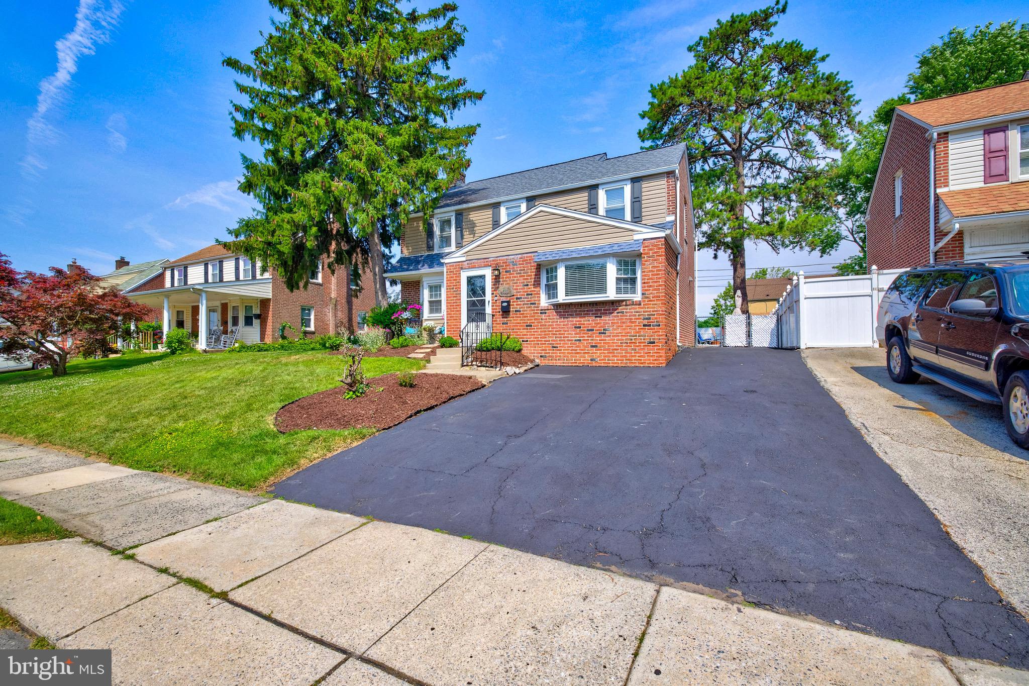 560 HOLMES ROAD