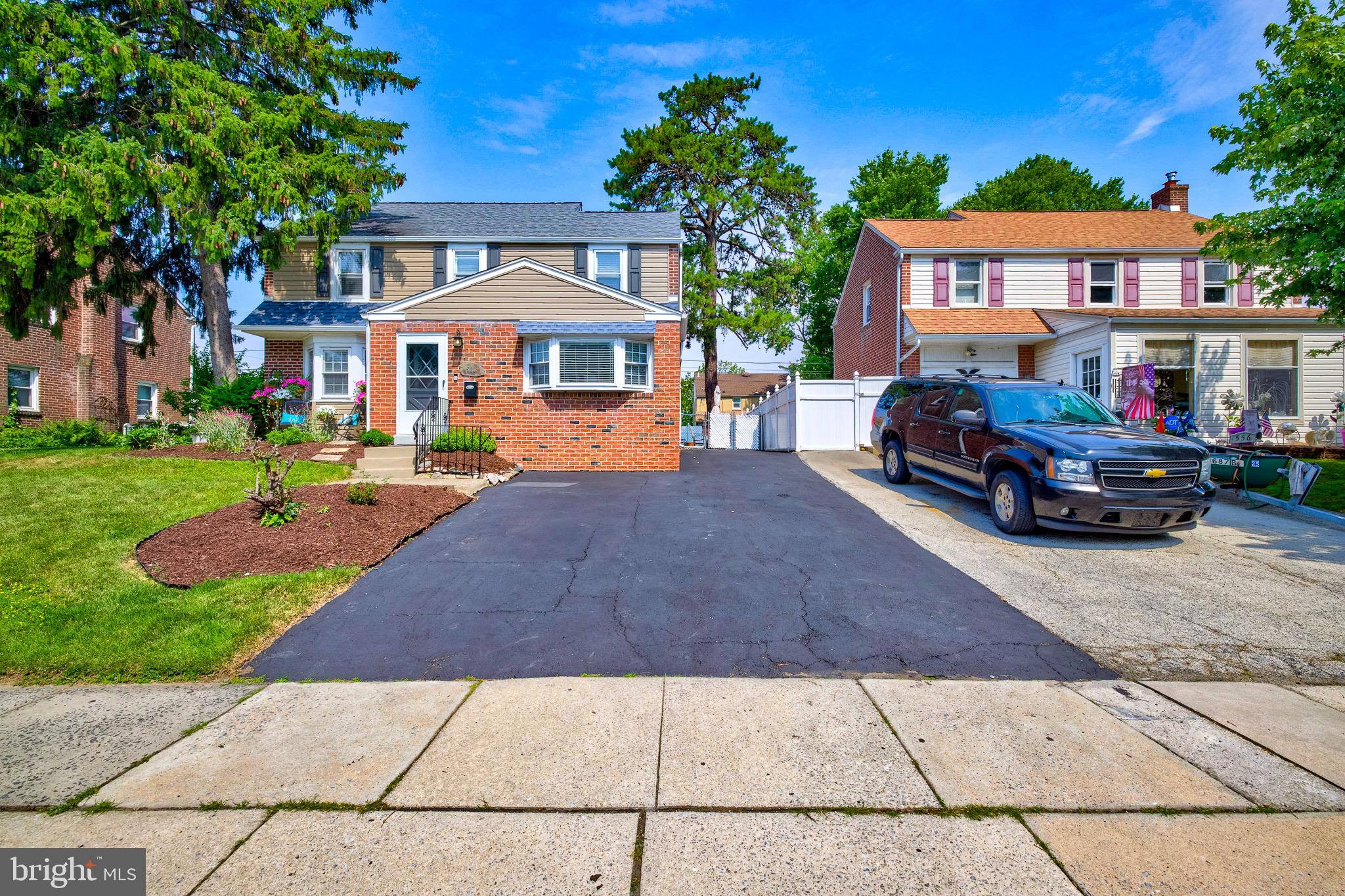 560 HOLMES ROAD
