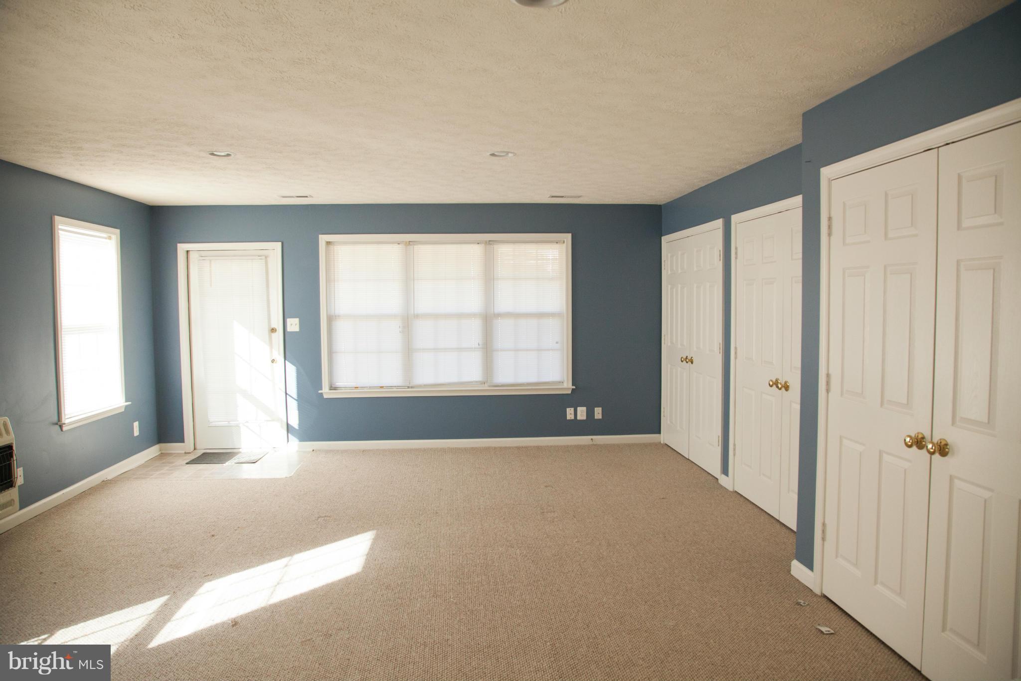 CHARLESTOWN COMMONS - Residential Lease