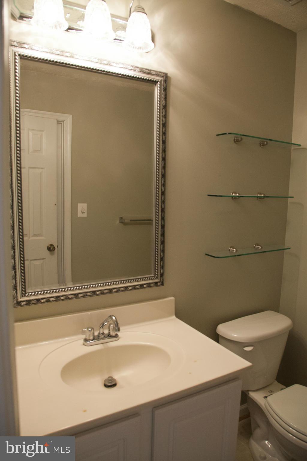 CHARLESTOWN COMMONS - Residential Lease