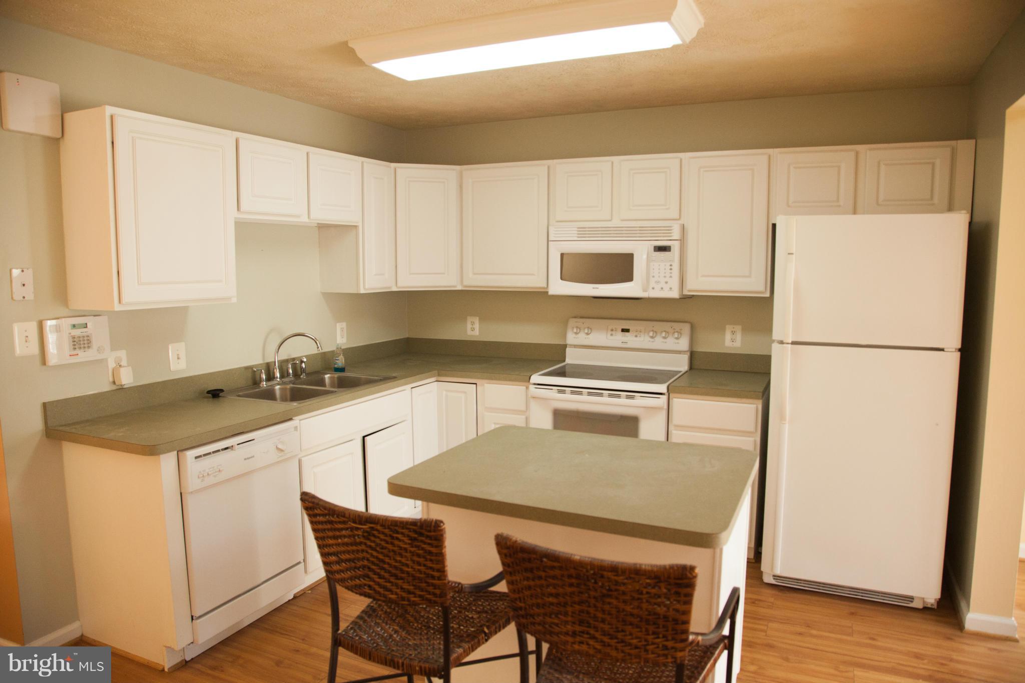 CHARLESTOWN COMMONS - Residential Lease