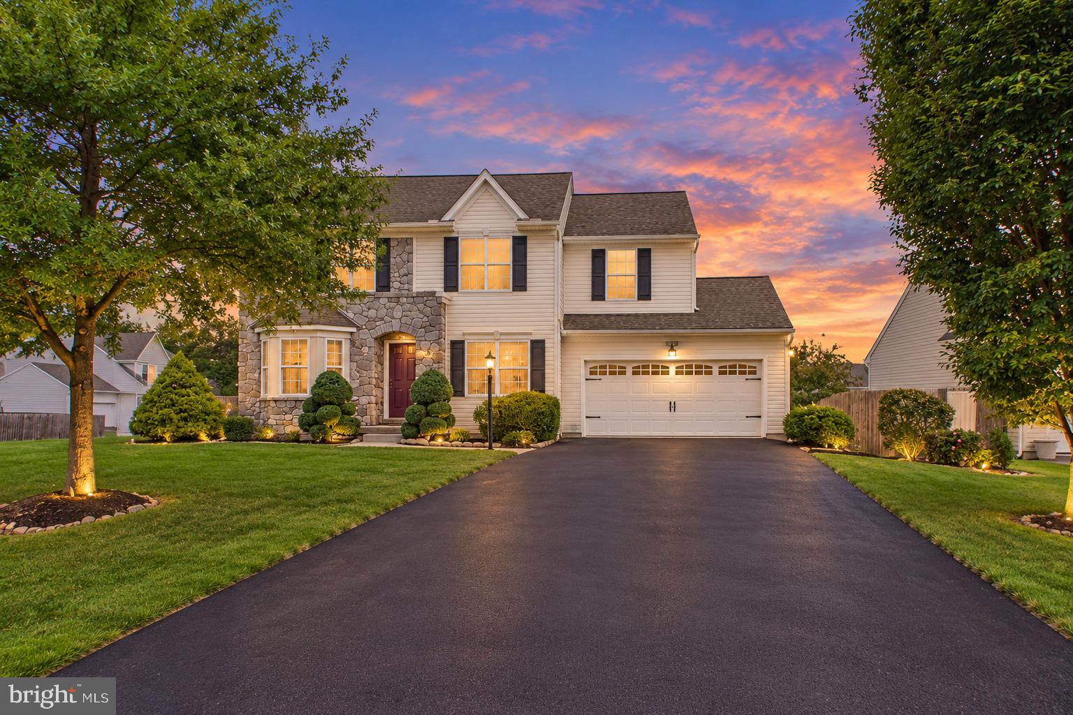 289 FLINTSTONE DRIVE