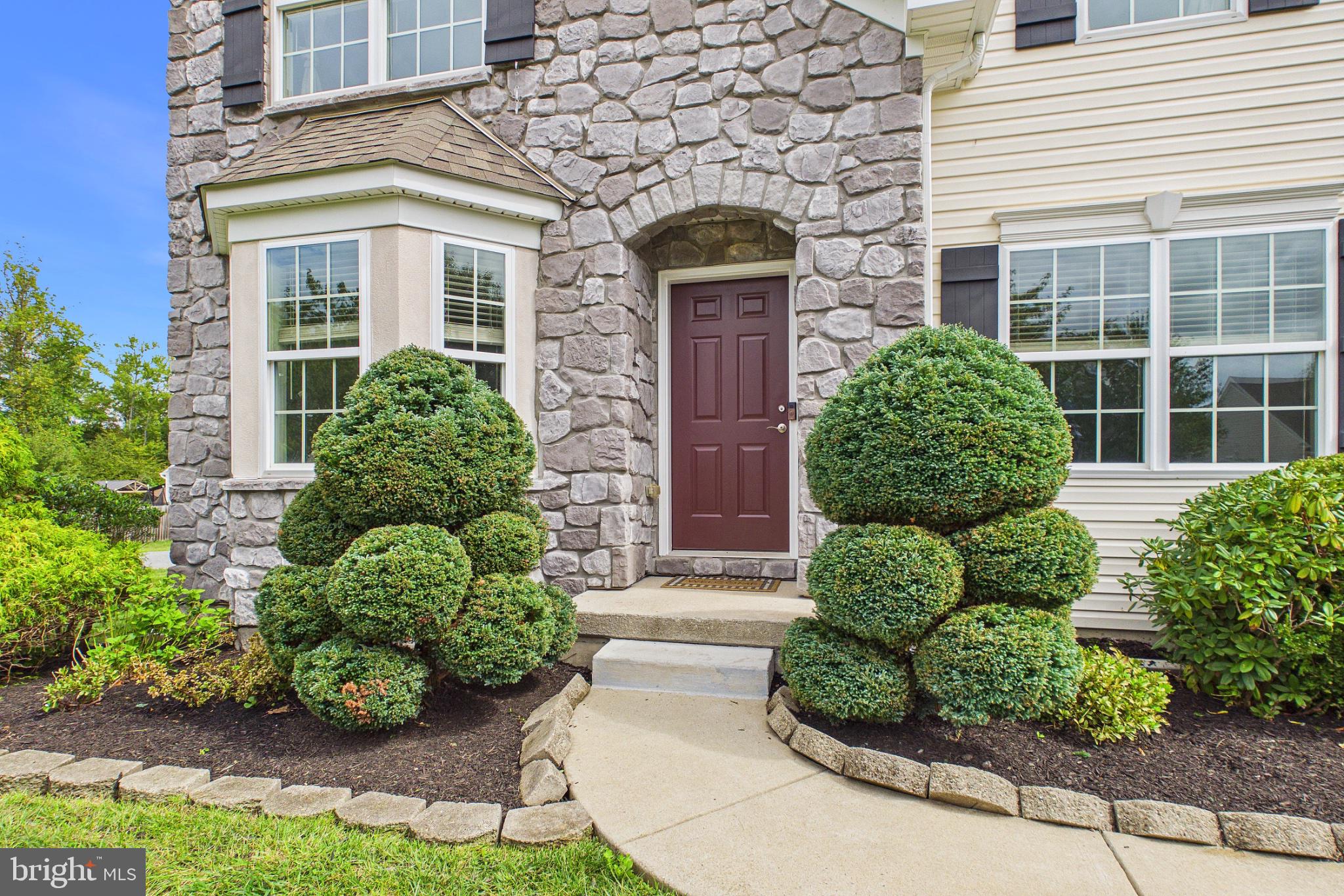 289 FLINTSTONE DRIVE