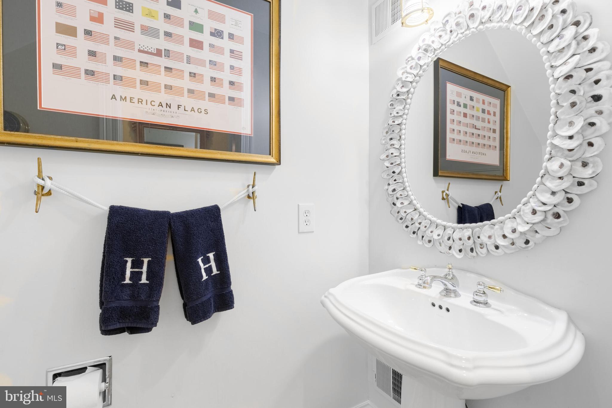 QUEENS ROW - Residential