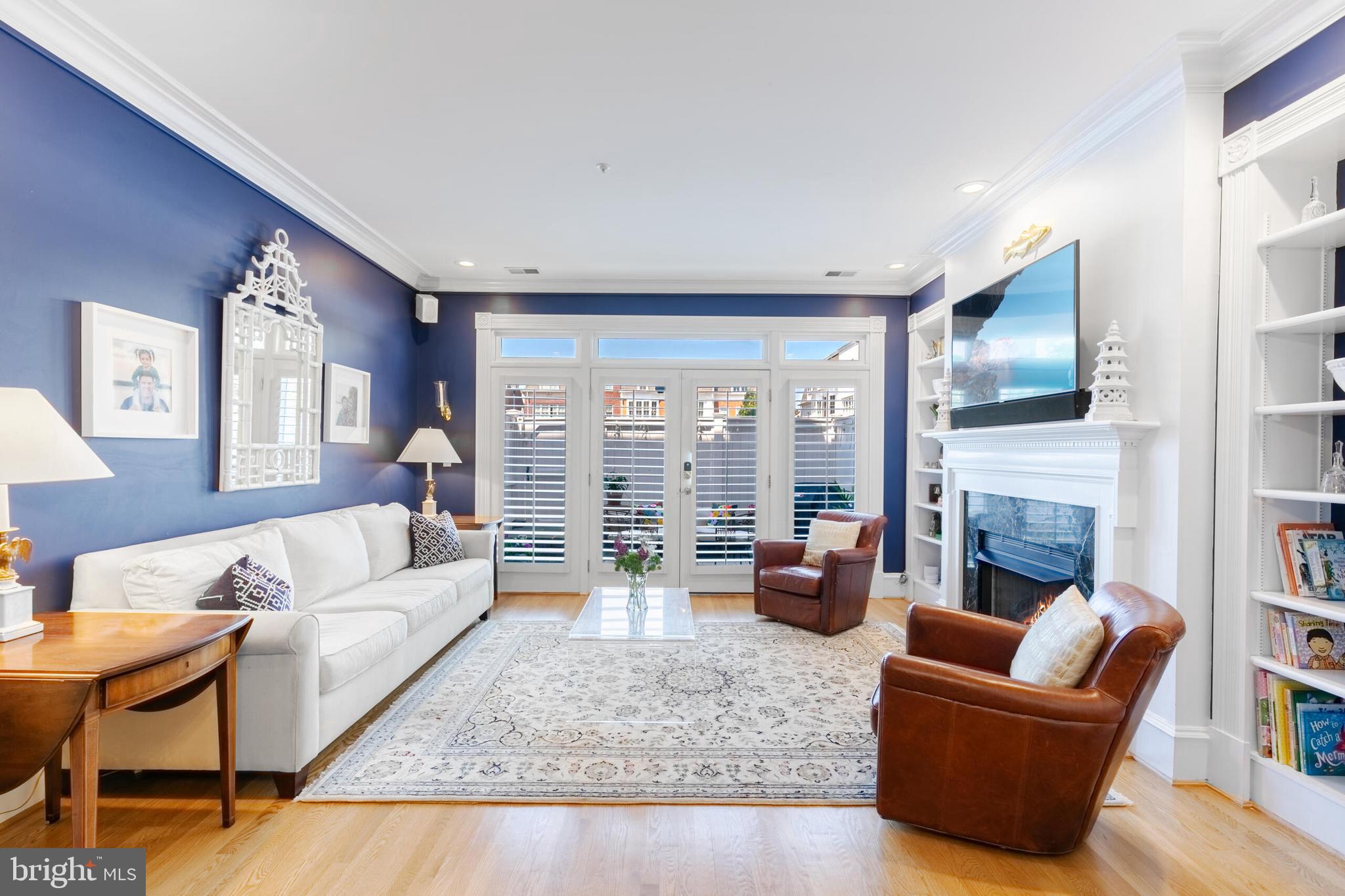 QUEENS ROW - Residential