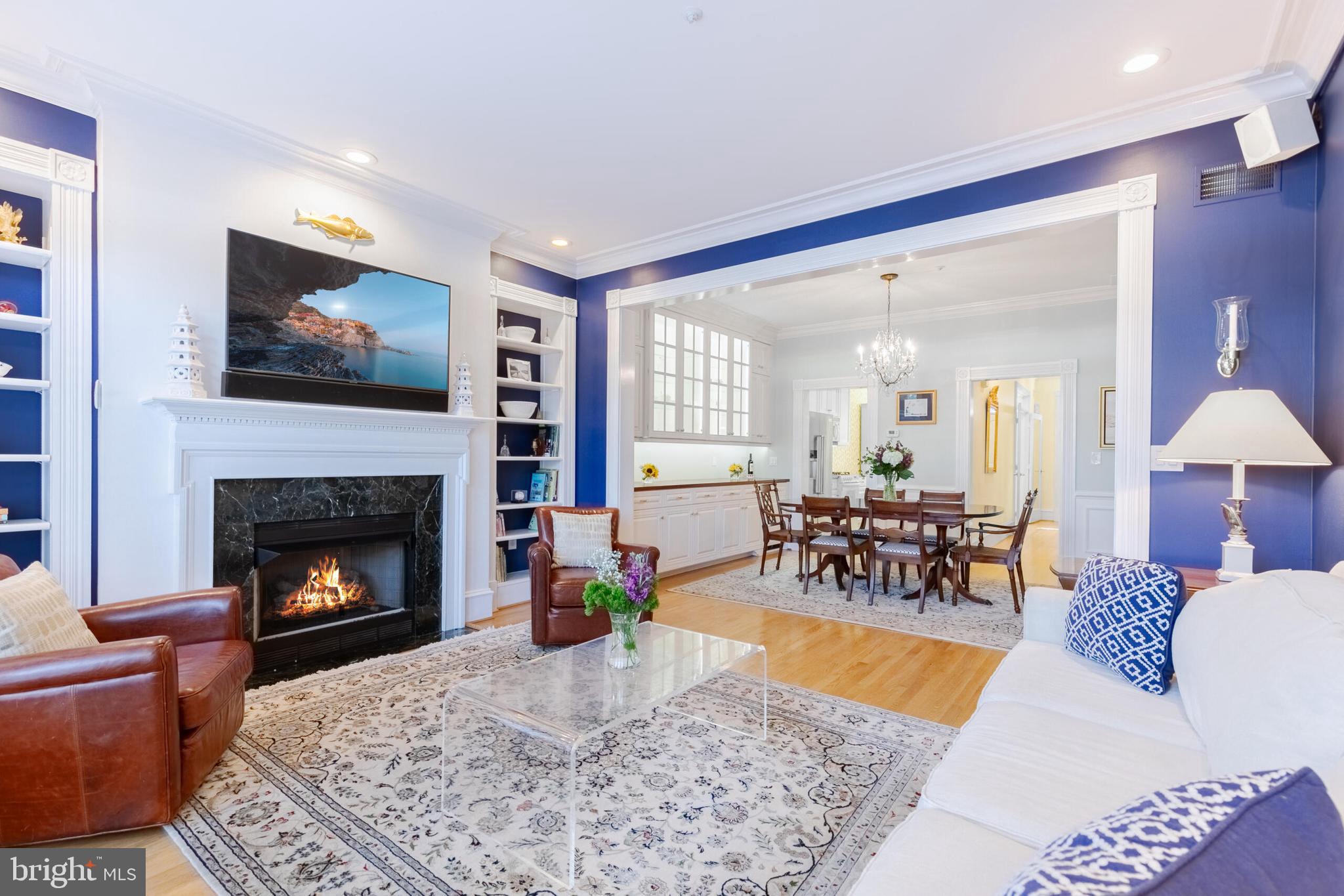 QUEENS ROW - Residential