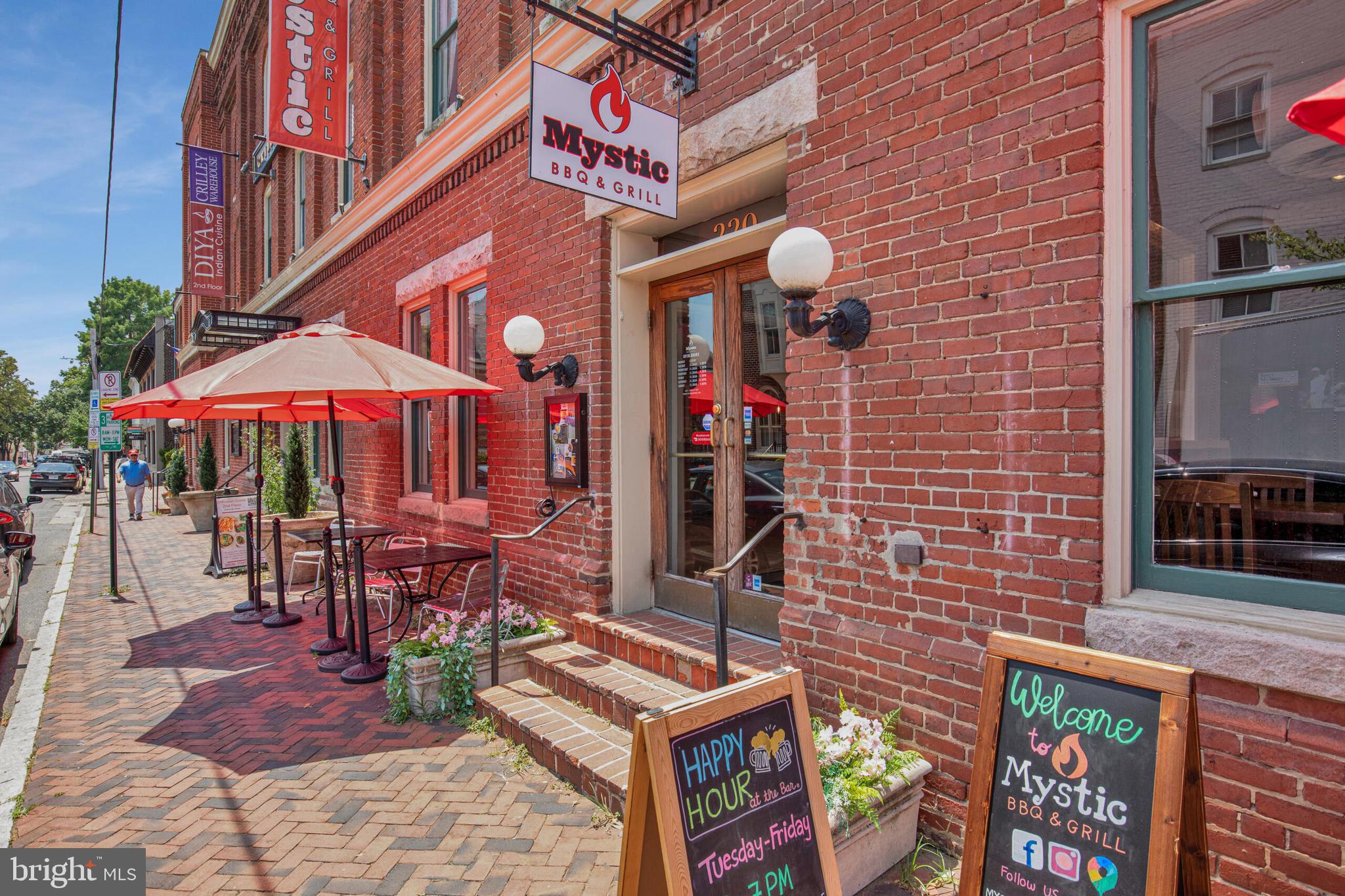 QUEENS ROW - Residential