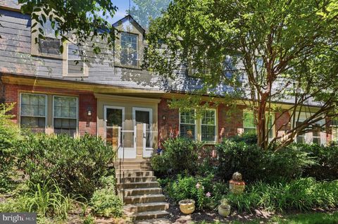 Photo of 1401 S Edgewood Street #500, ARLINGTON, VA 22204 (MLS # VAAR2074452)