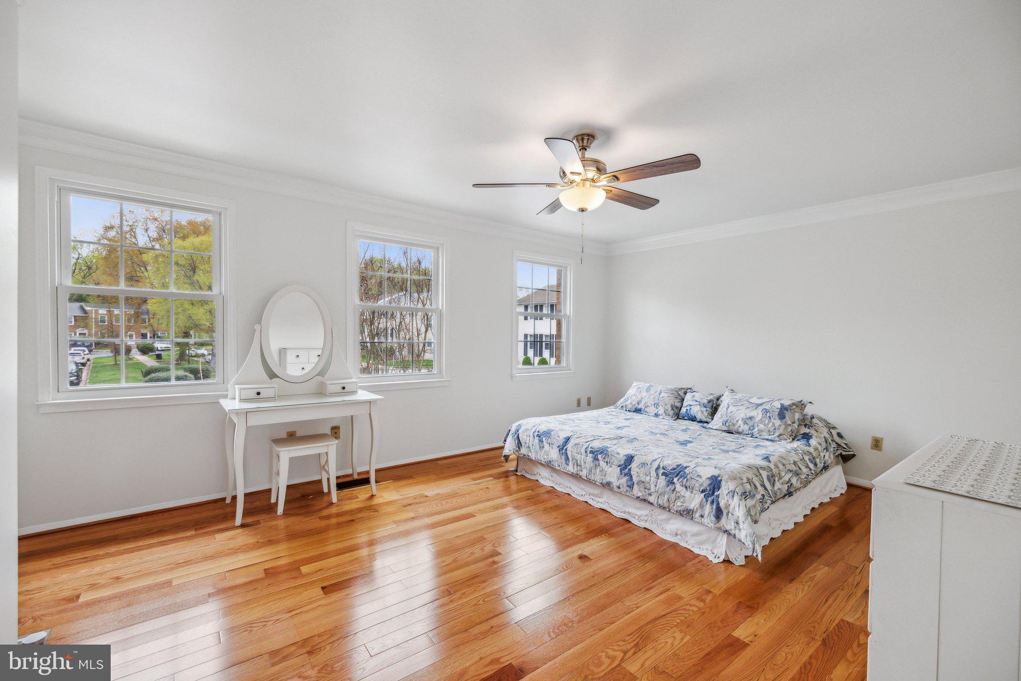 STRATHMEADE SQUARE - Residential