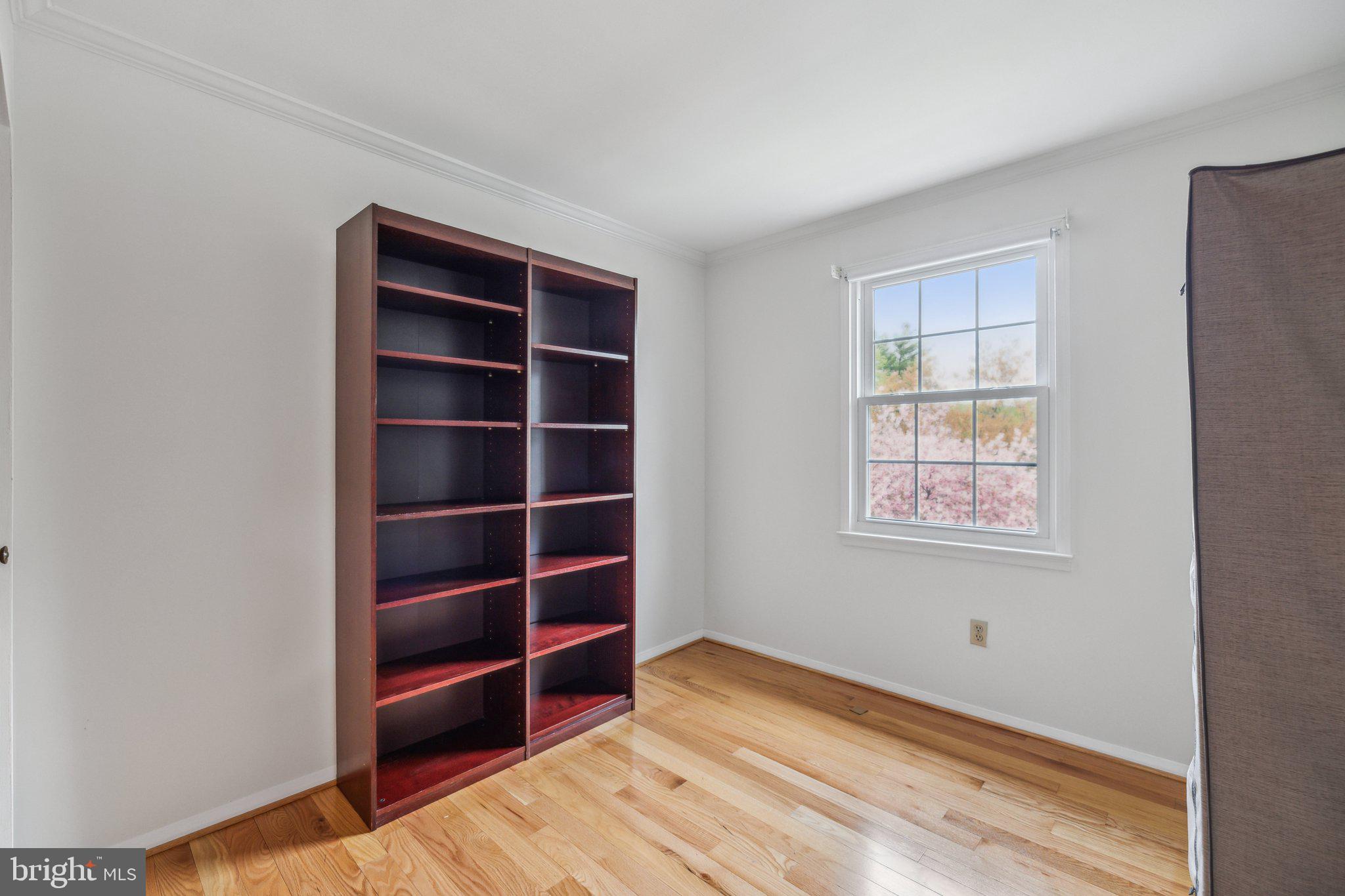 STRATHMEADE SQUARE - Residential