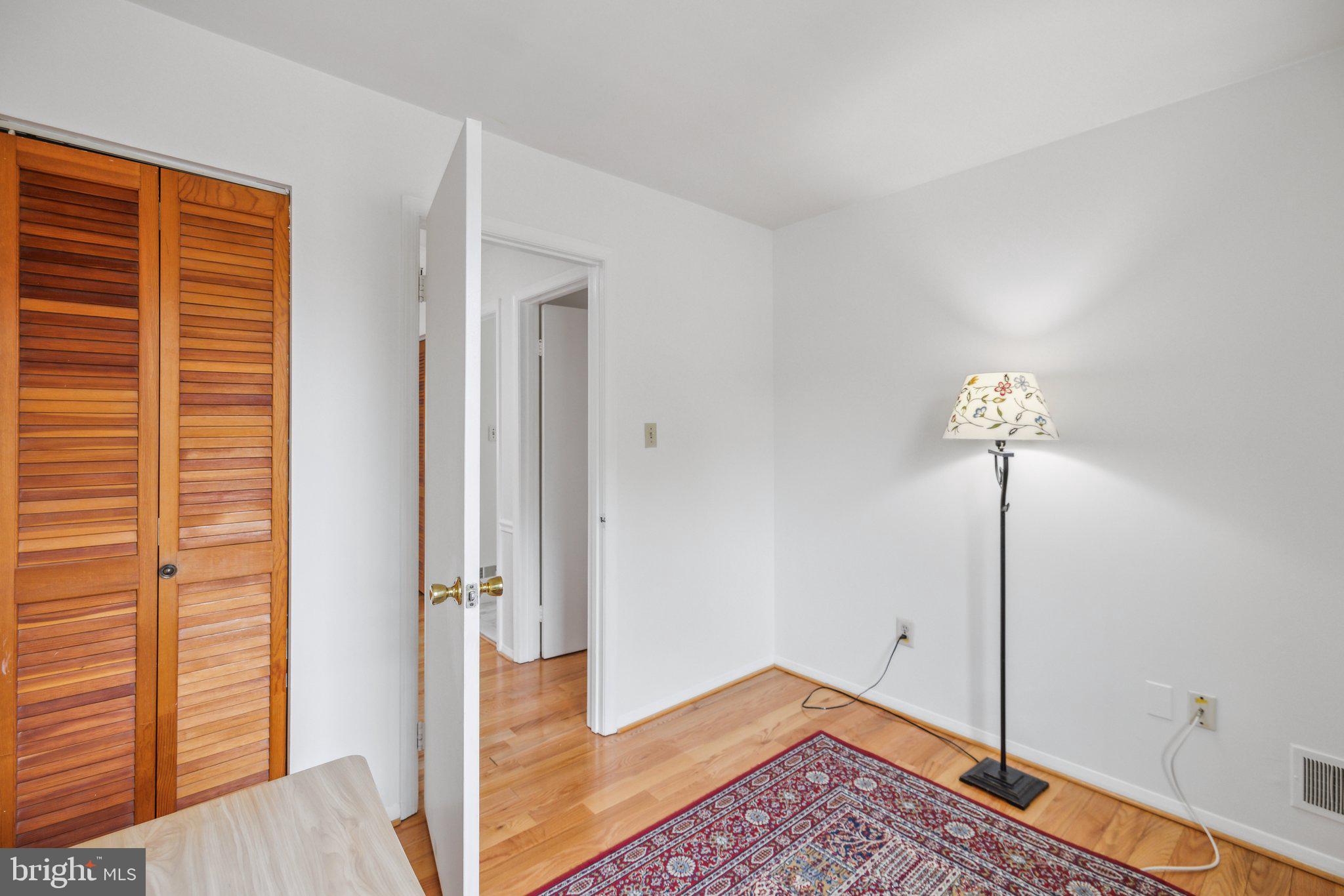 STRATHMEADE SQUARE - Residential