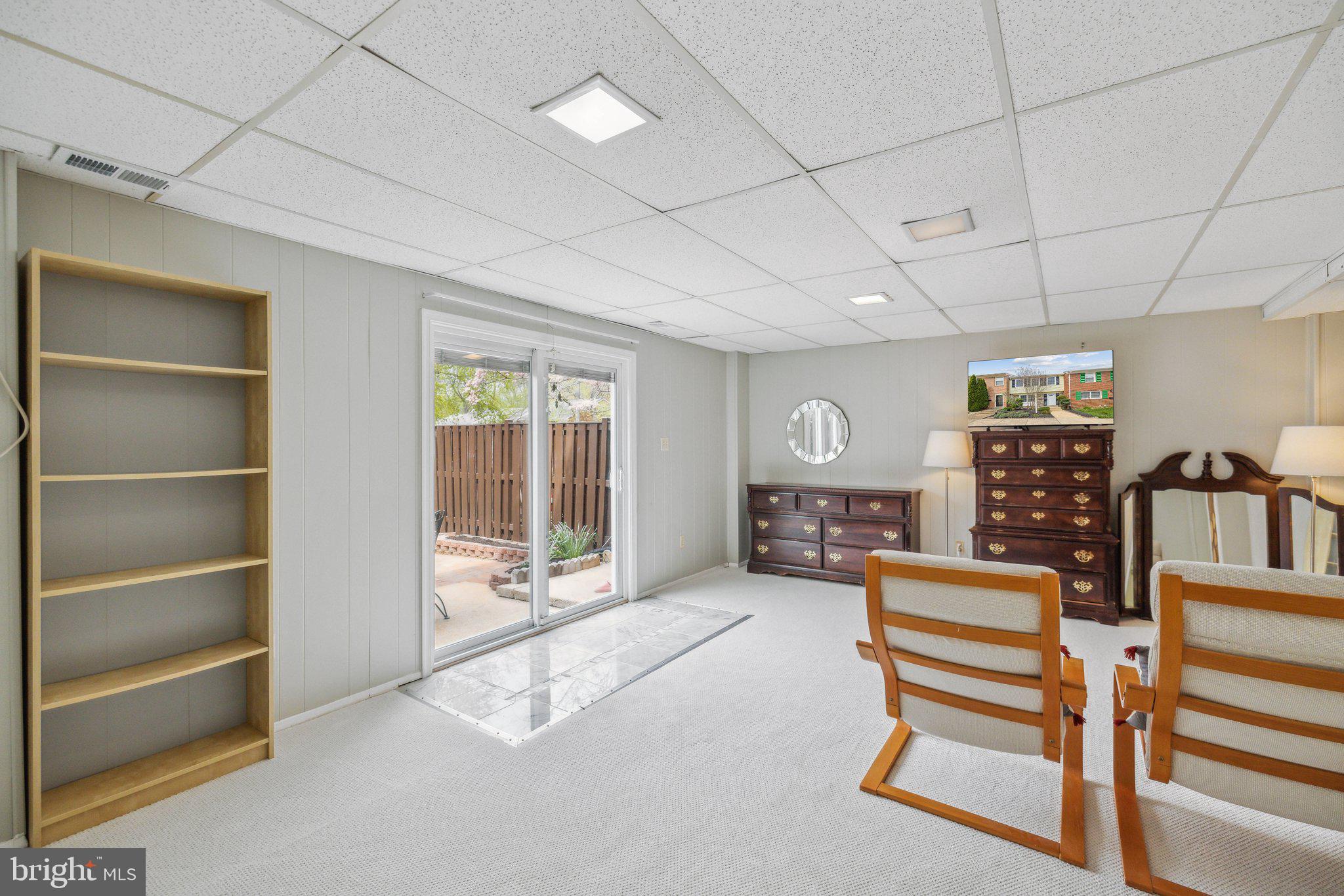 STRATHMEADE SQUARE - Residential