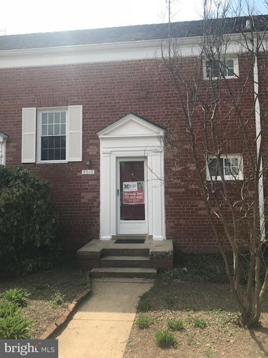 Over 800 sq.ft. in this charming Monroe model in Parkfairfax. Huge windows give loads of sunlight and views of pool. Roomy kitchen with new fridge and ceramic tile floor, heater in bath. Extensive landscaping out front. Park at your front door/Dash Bus to Pentagon. Home is occupied.