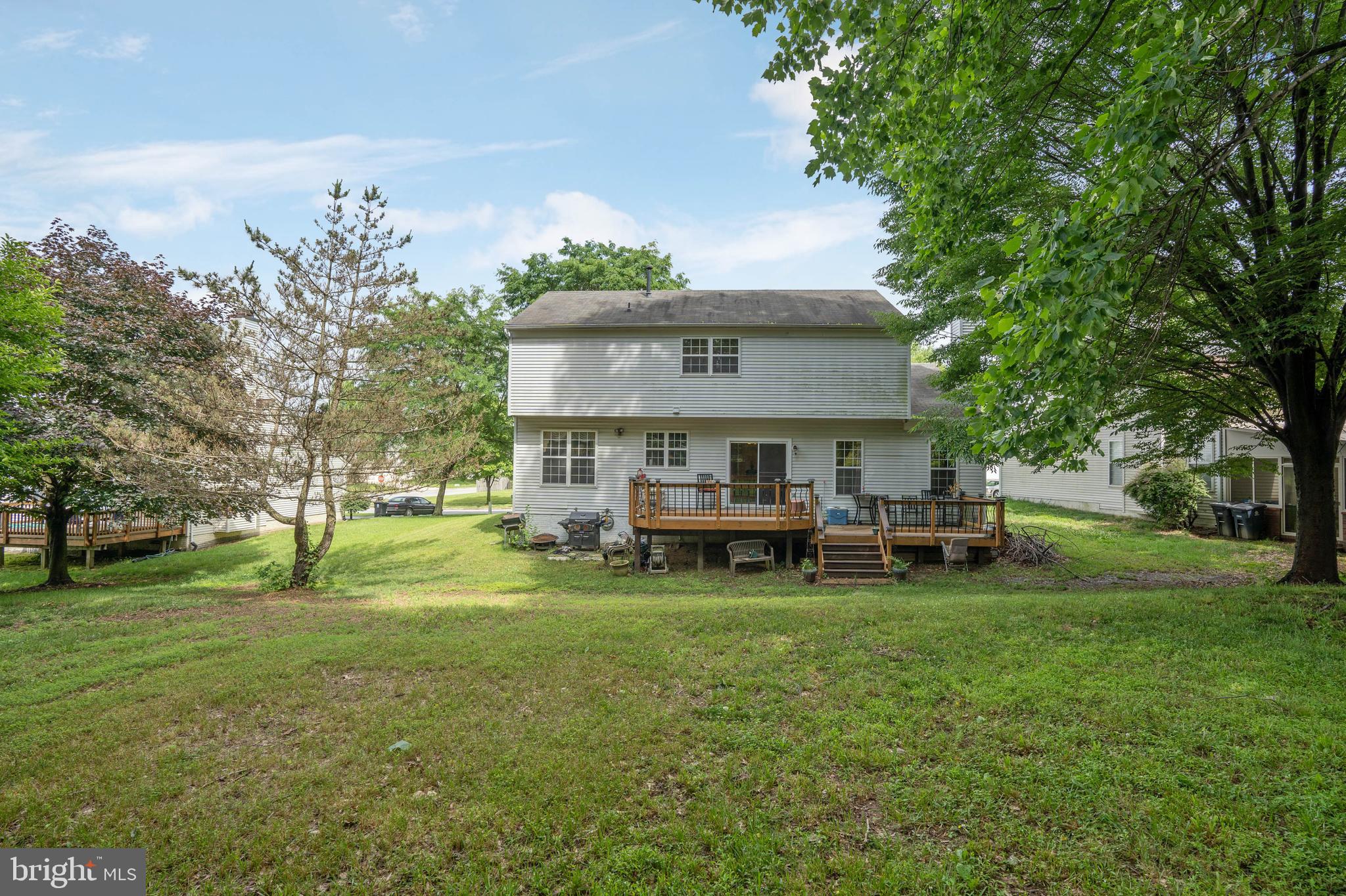 LARGO WOODS - Residential