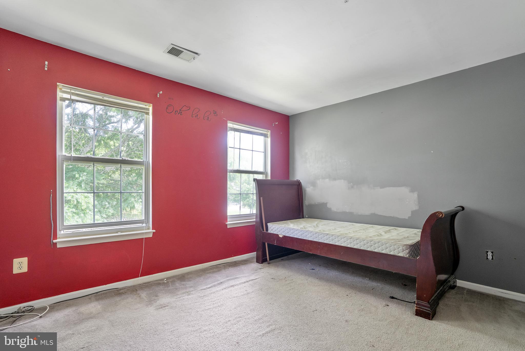 LARGO WOODS - Residential