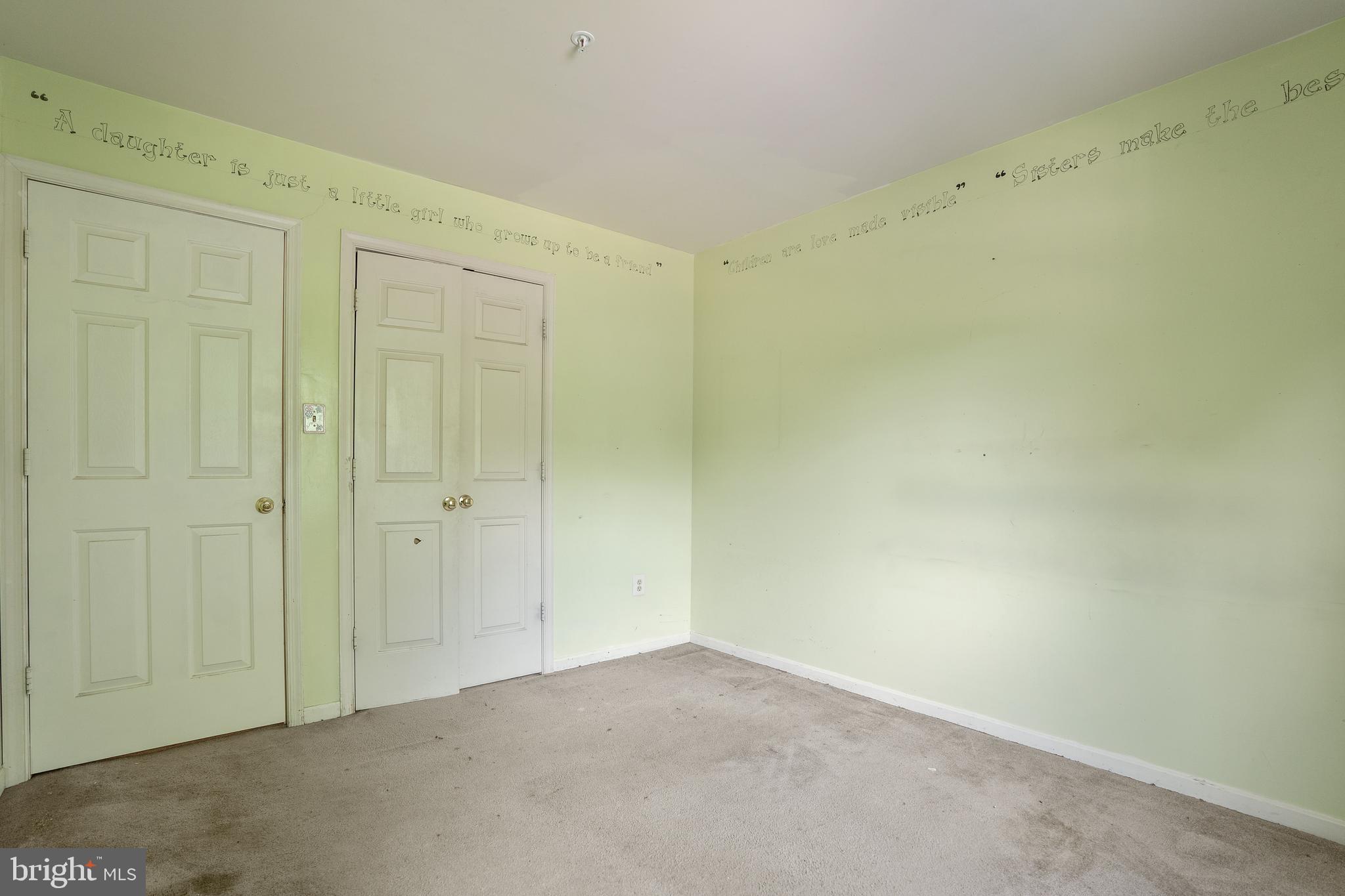 LARGO WOODS - Residential