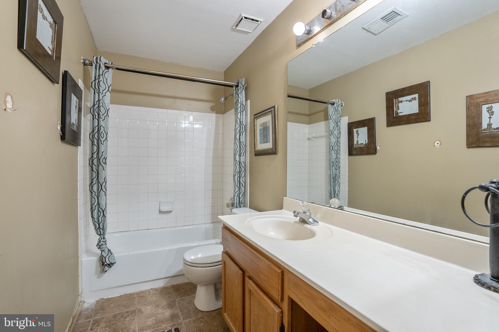 LARGO WOODS - Residential