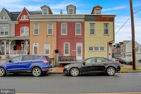 762 N 6TH READING PA 19601