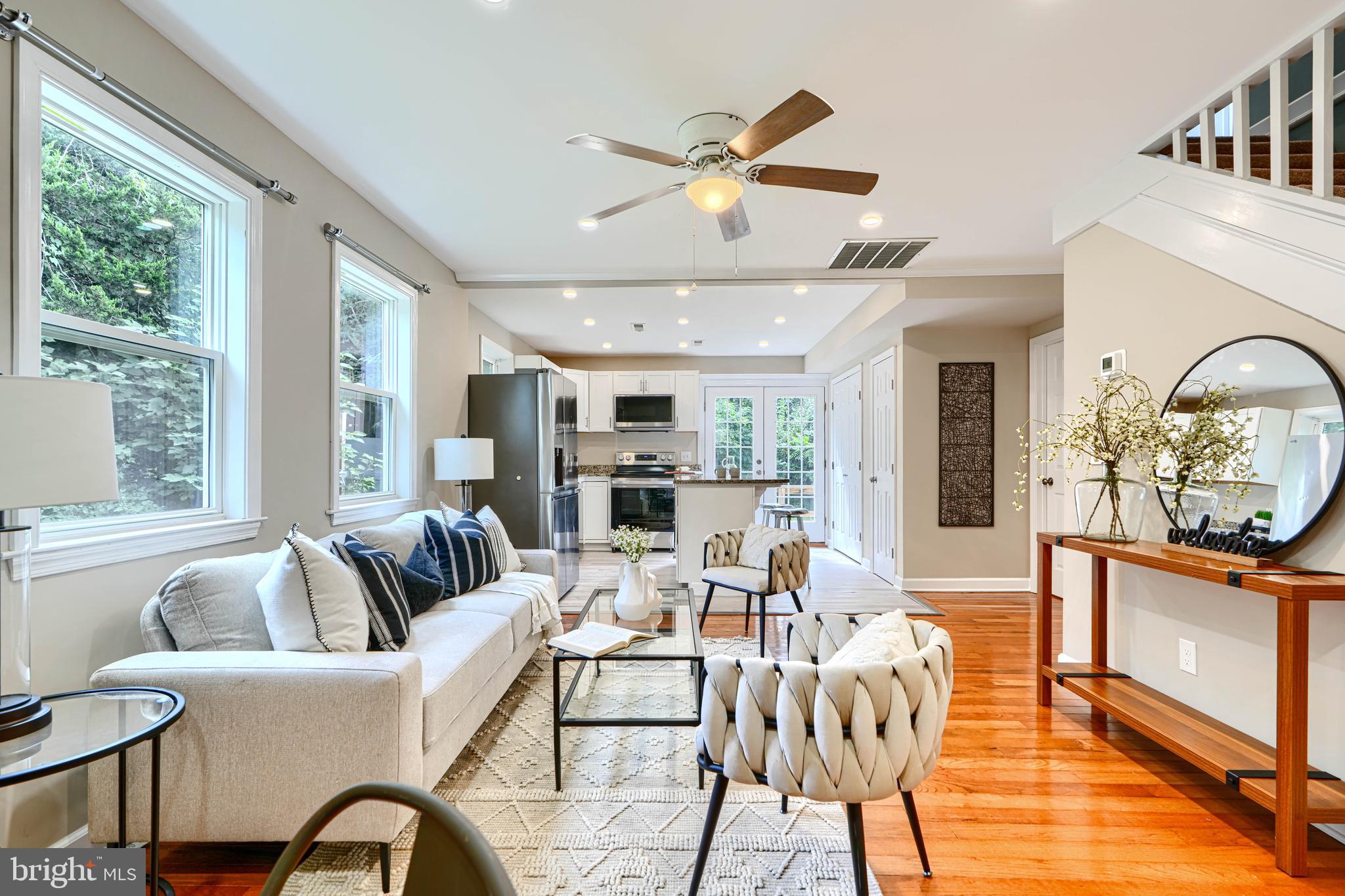 407 S COMMERCE STREET