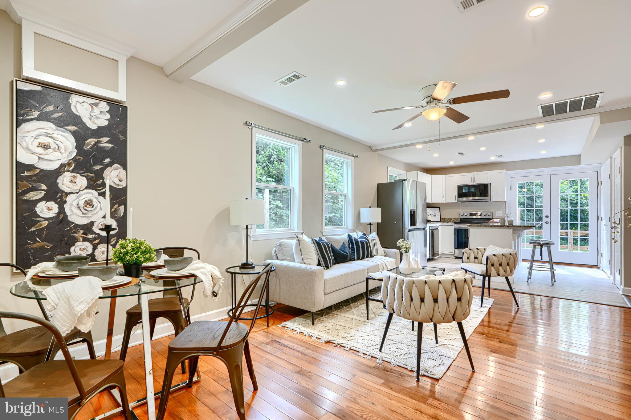 407 S COMMERCE STREET