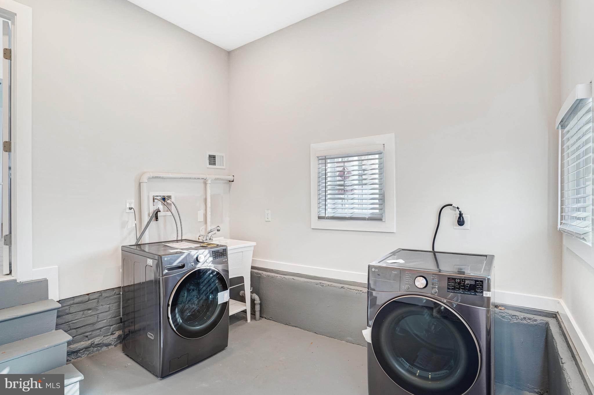 FIVE OAKS ESTATES - Residential