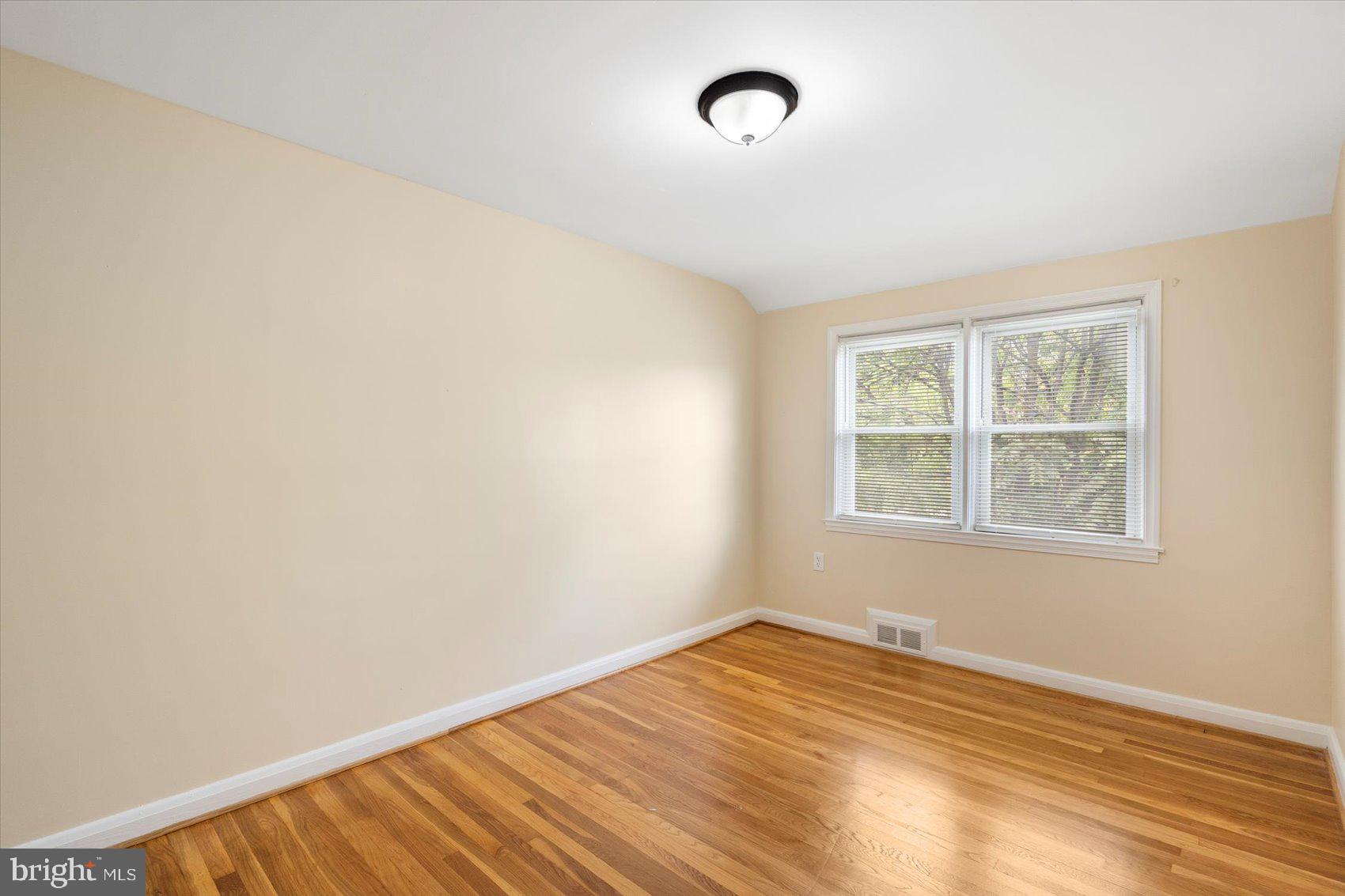 IDLEWOOD - Residential