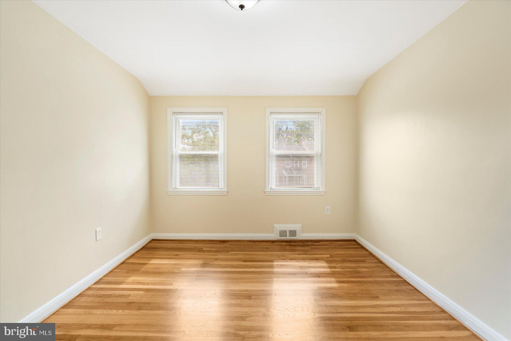IDLEWOOD - Residential