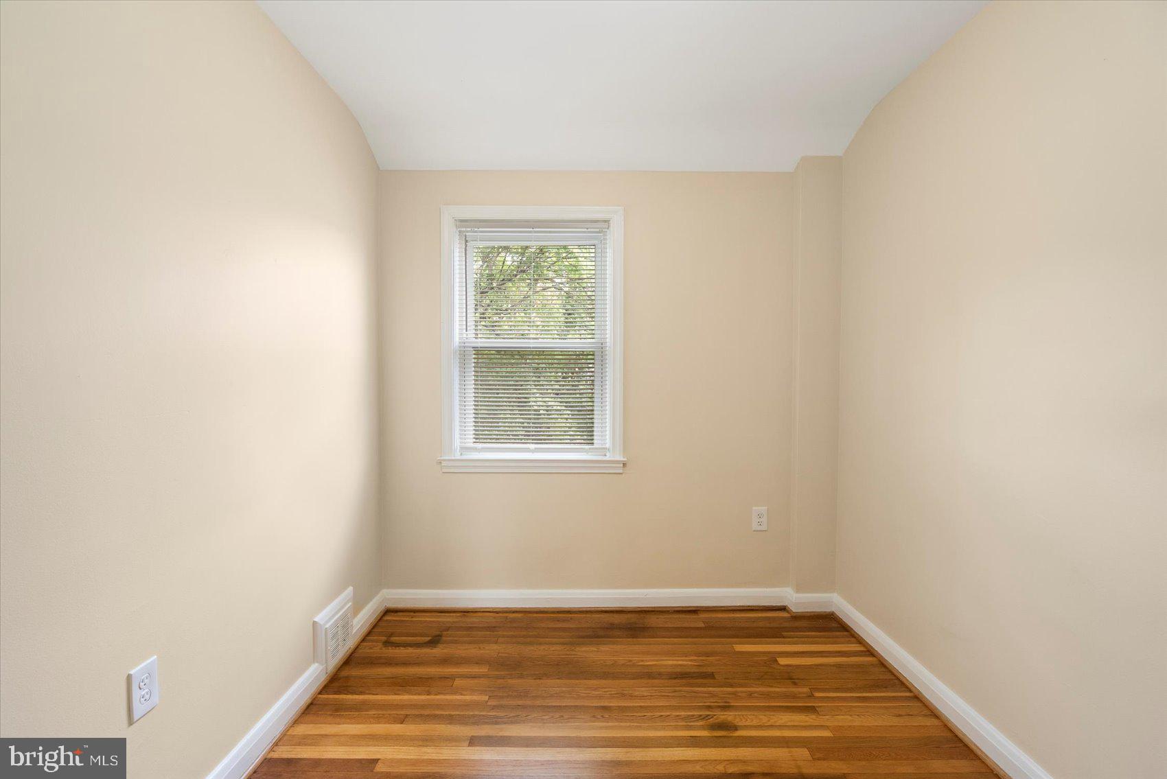 IDLEWOOD - Residential