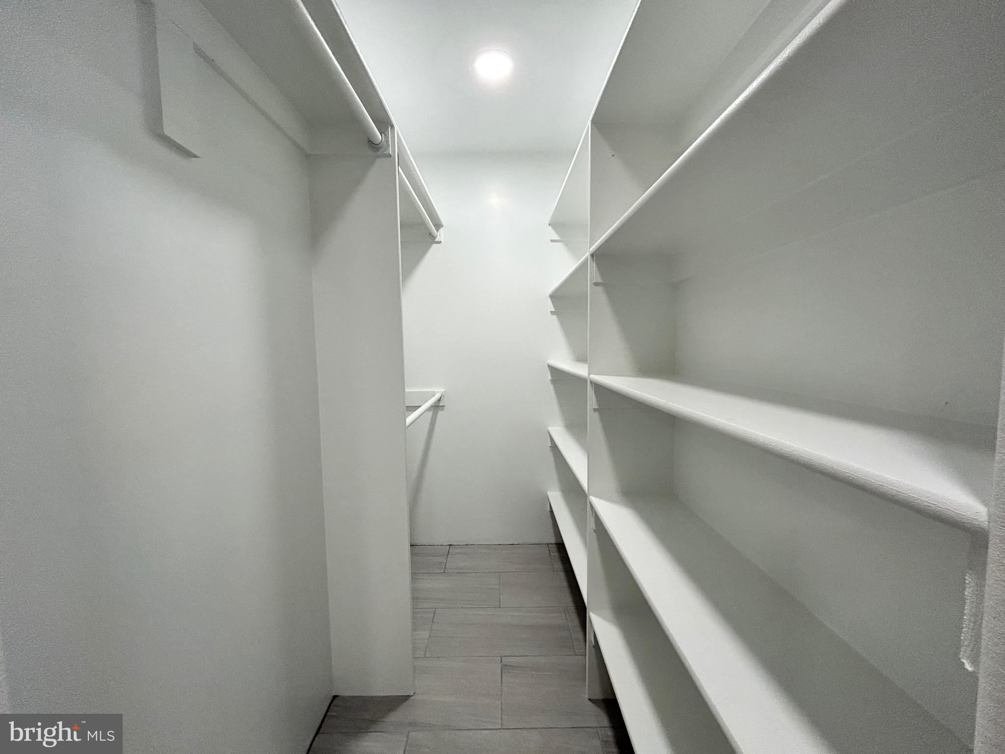 OAKWOOD COMMONS AT BURKE - Residential Lease