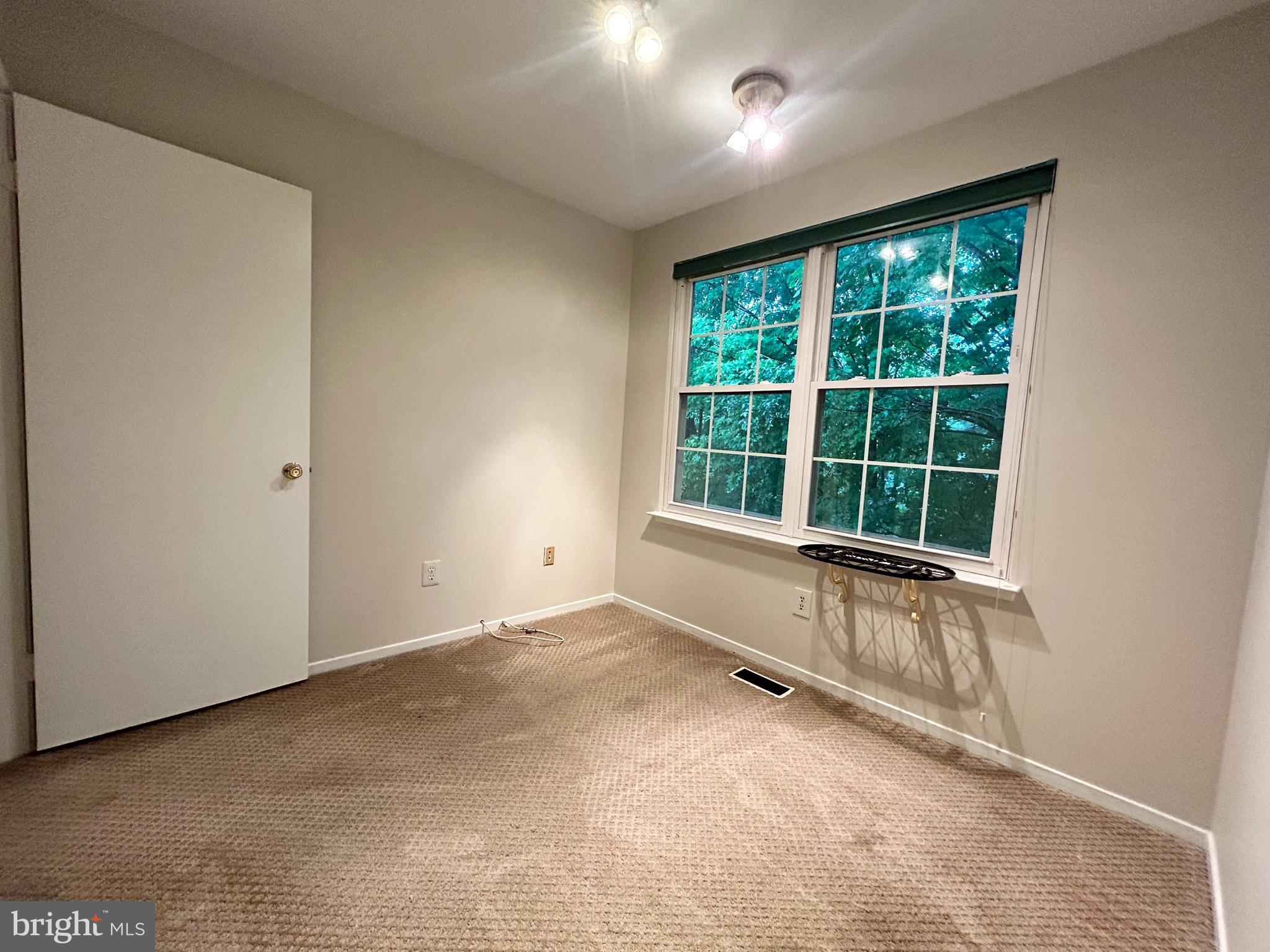 OAKWOOD COMMONS AT BURKE - Residential Lease