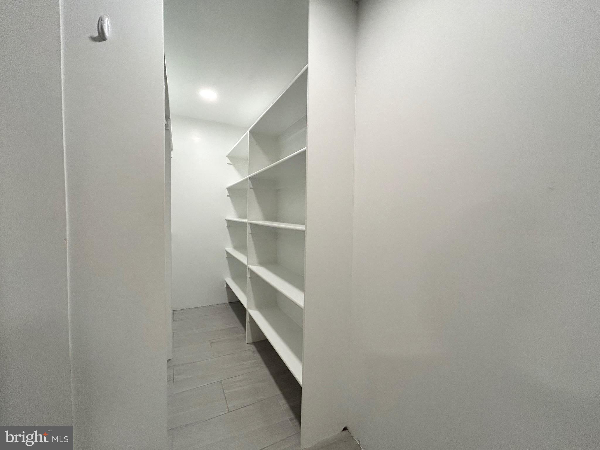 OAKWOOD COMMONS AT BURKE - Residential Lease