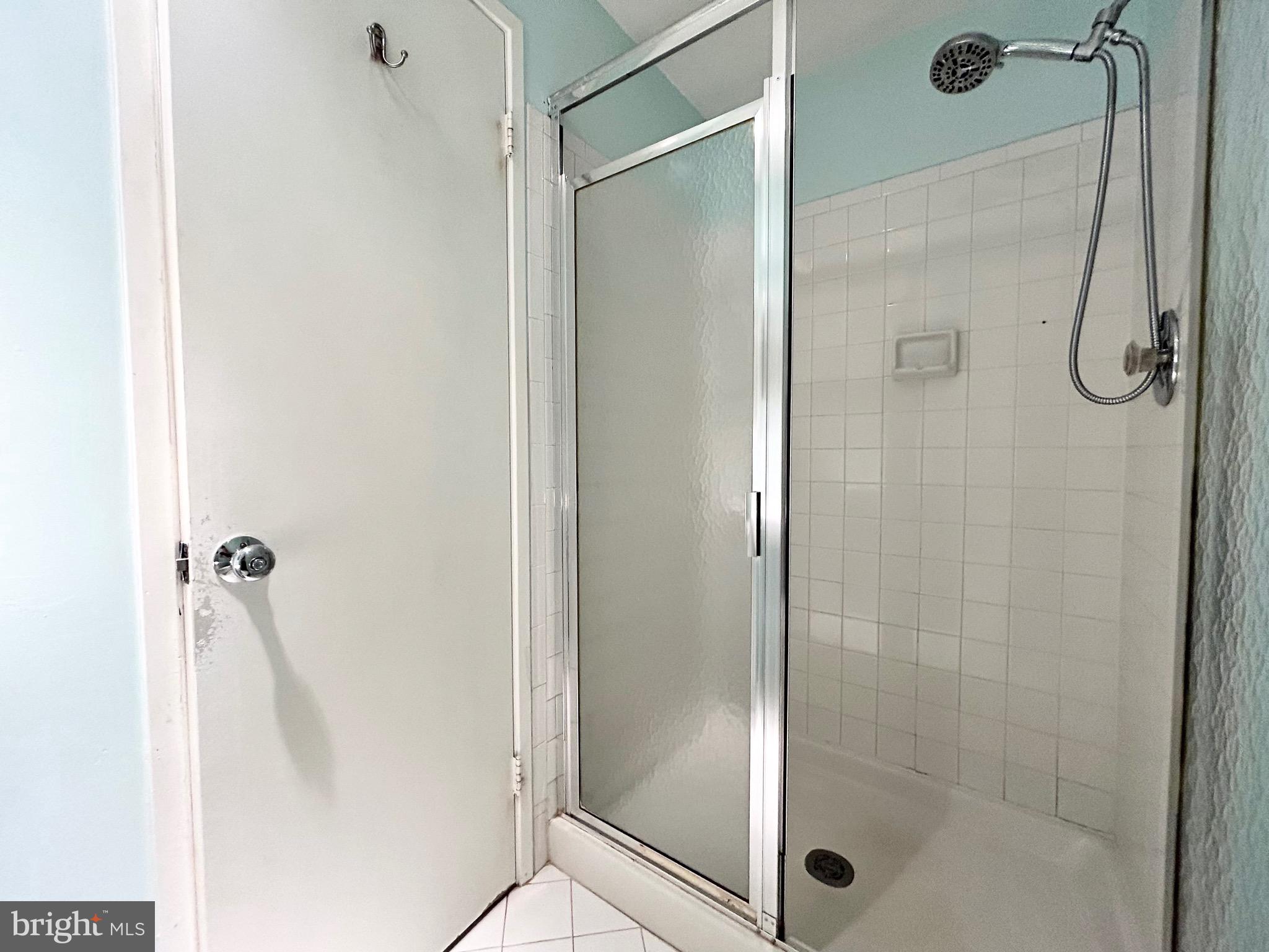 OAKWOOD COMMONS AT BURKE - Residential Lease