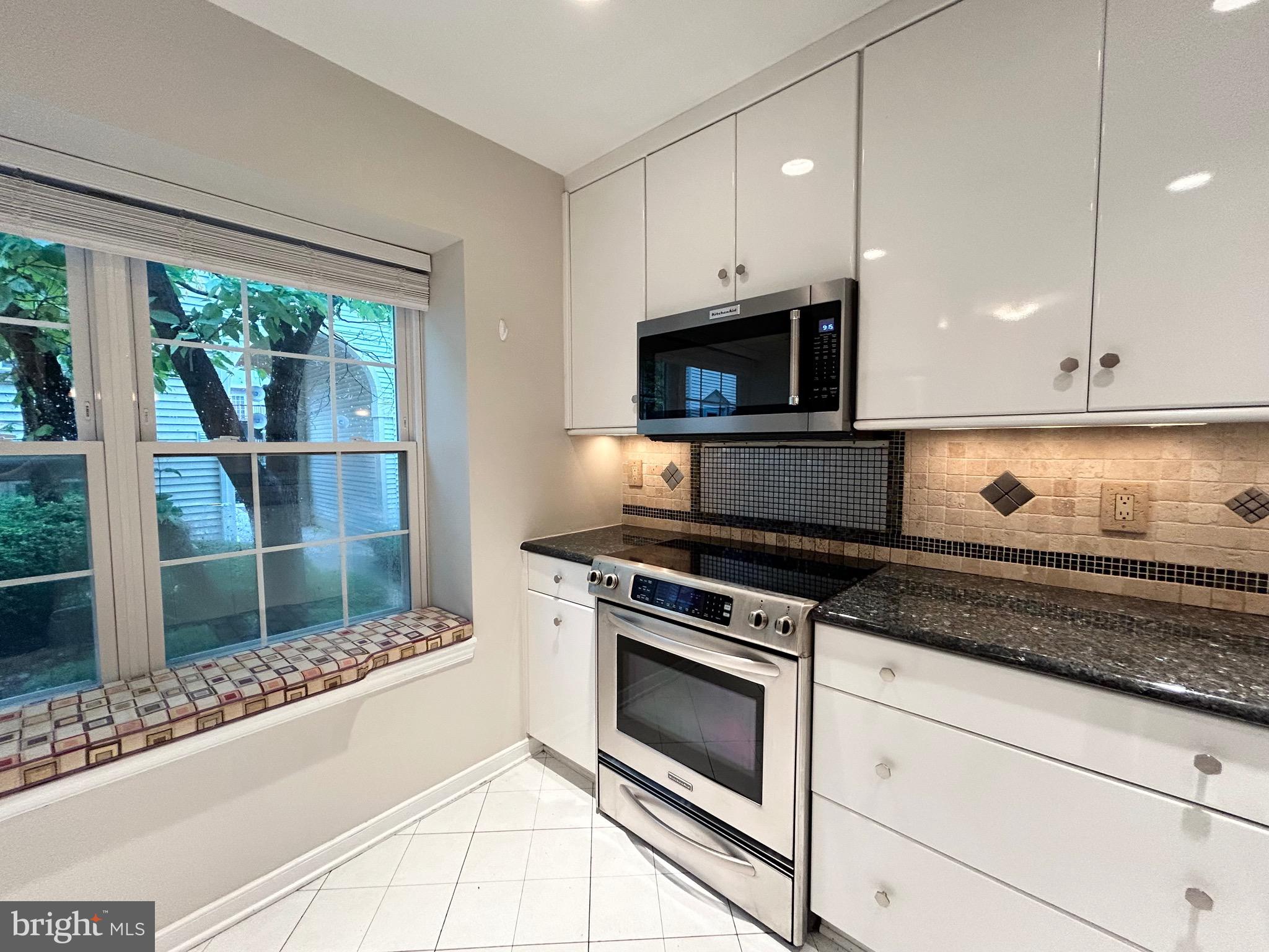 OAKWOOD COMMONS AT BURKE - Residential Lease