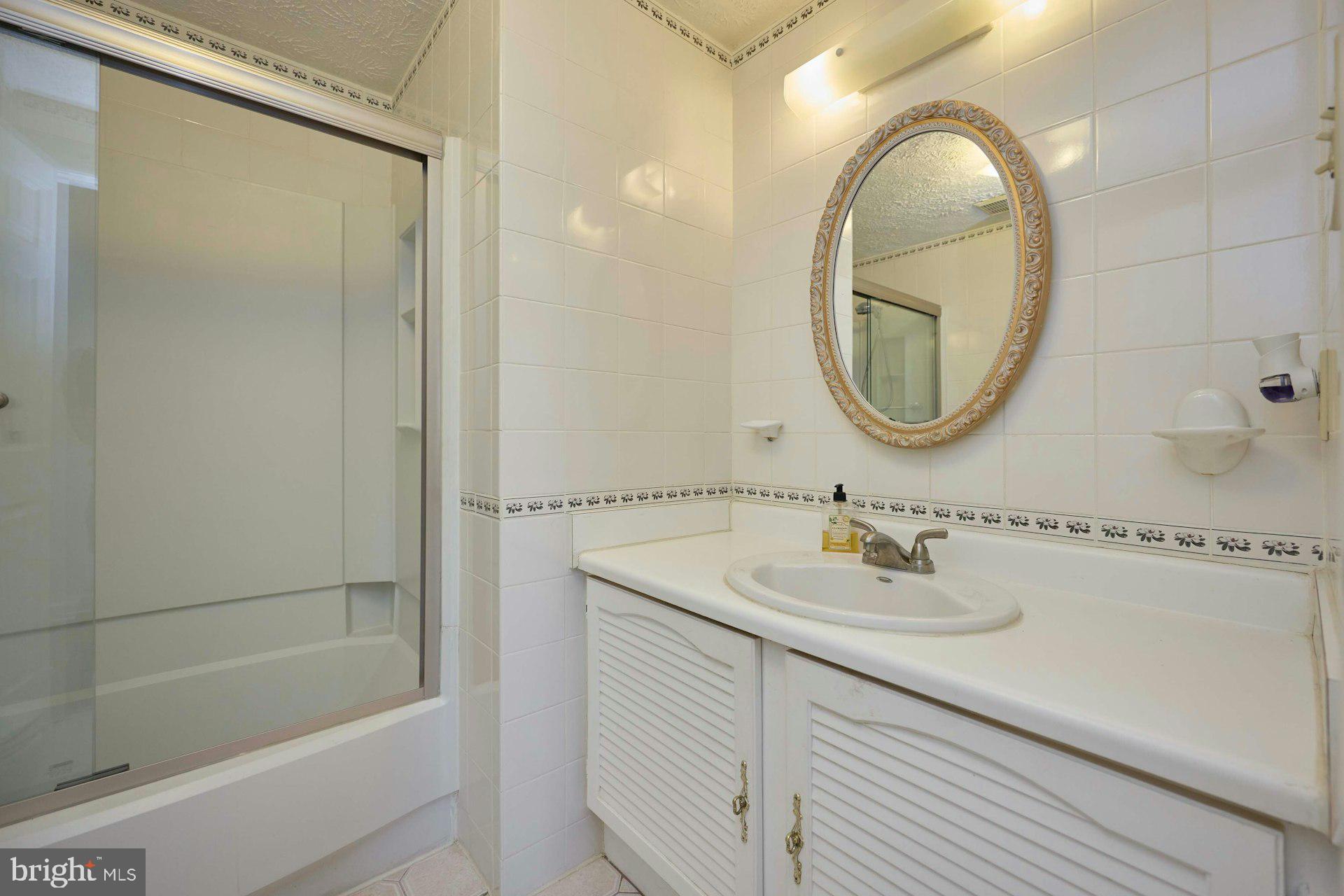 BONNIEMILL ACRES - Residential