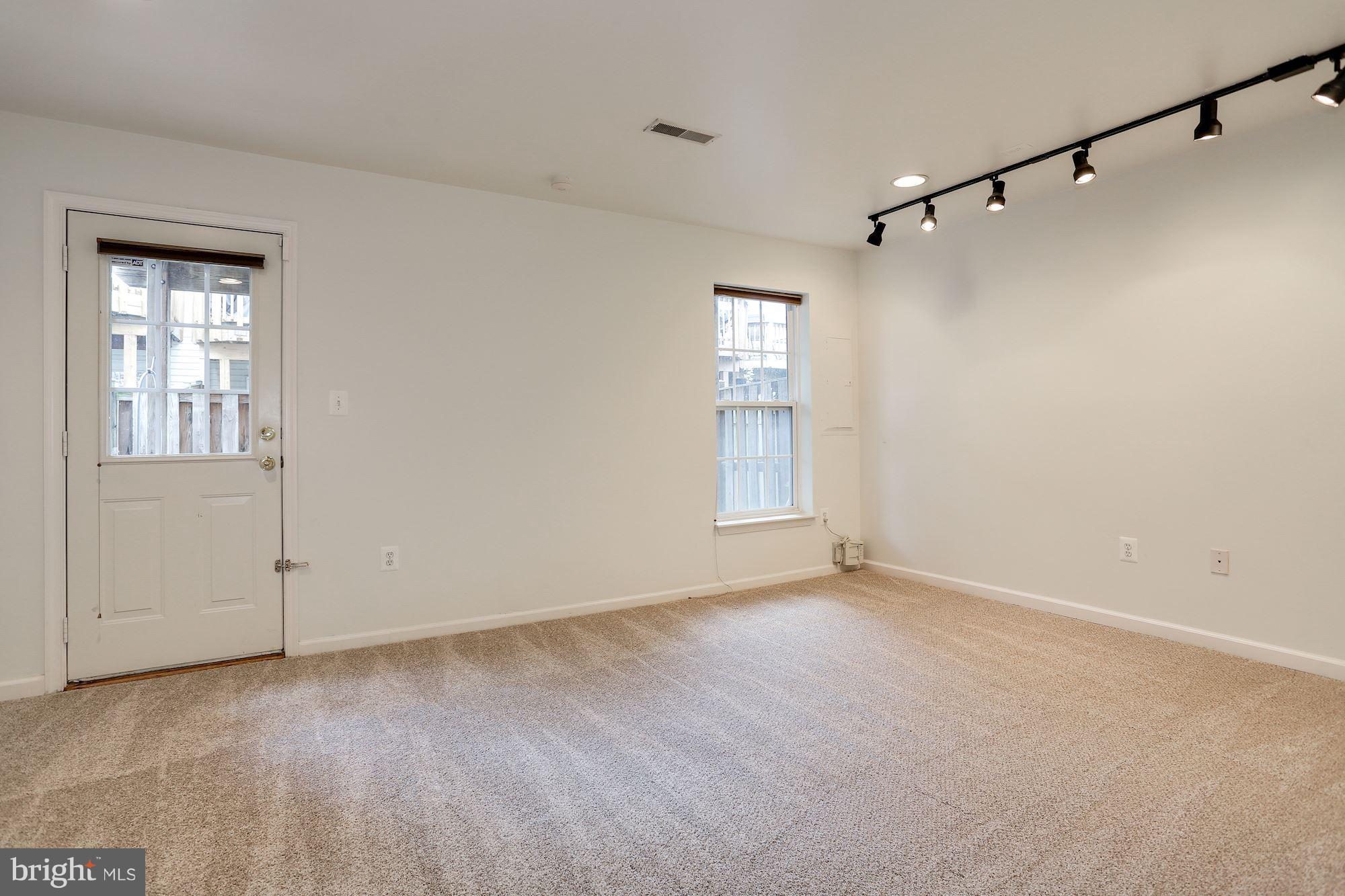 KINGSTOWNE - Residential