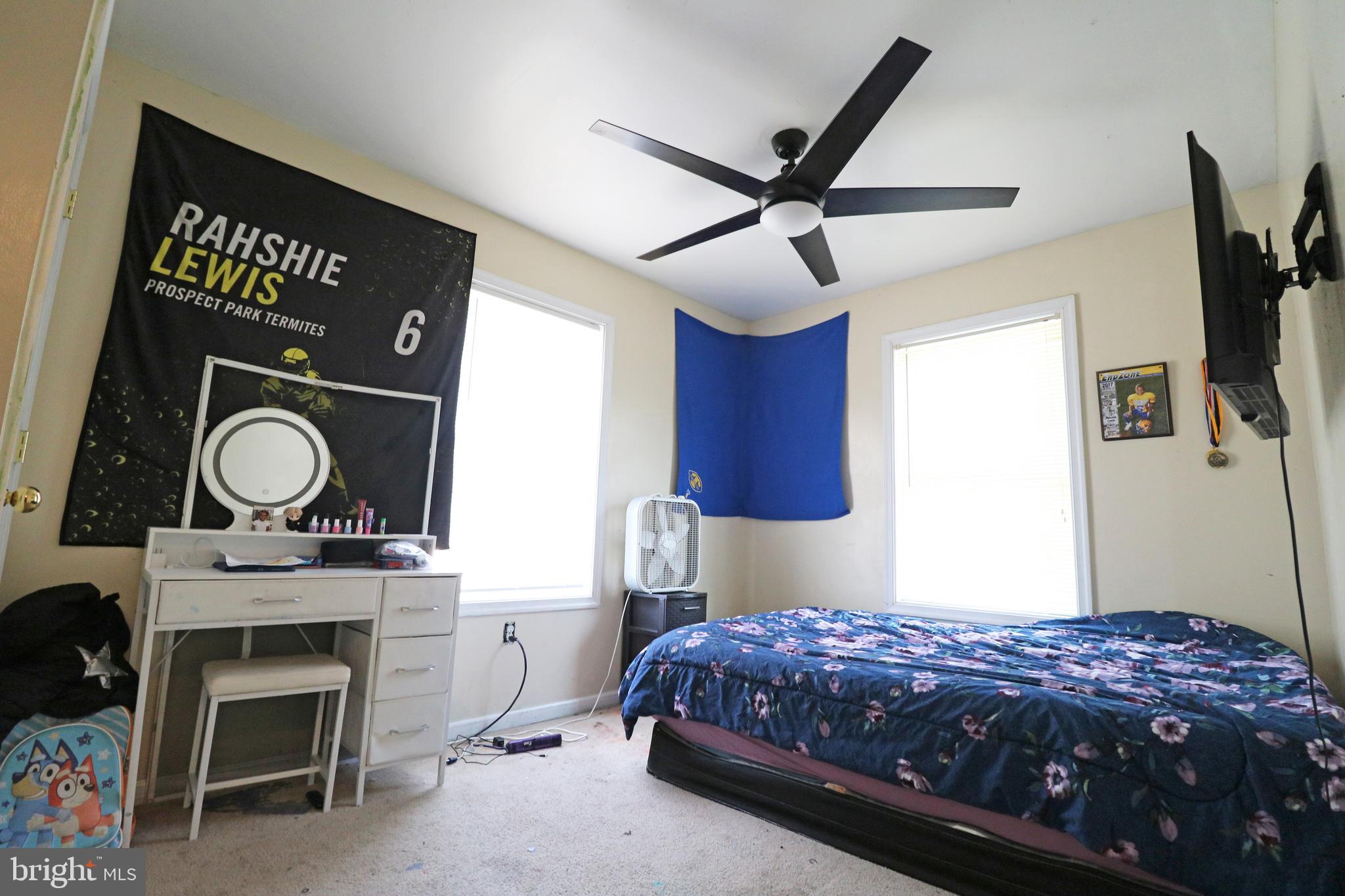 SUN VILLAGE - Residential