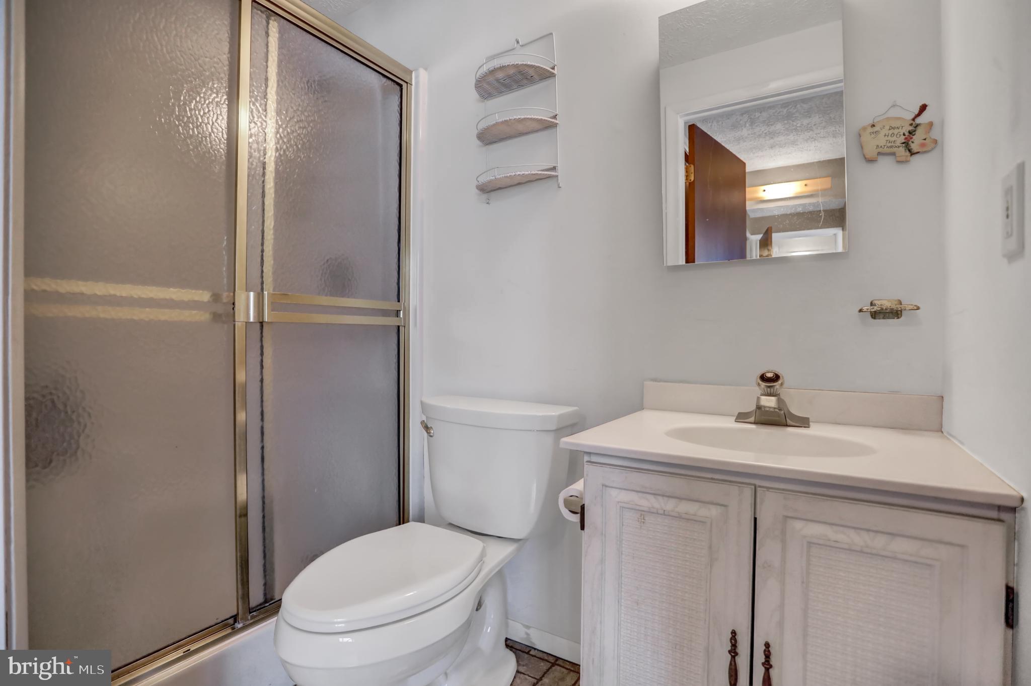 GOLDEN TREE - Residential