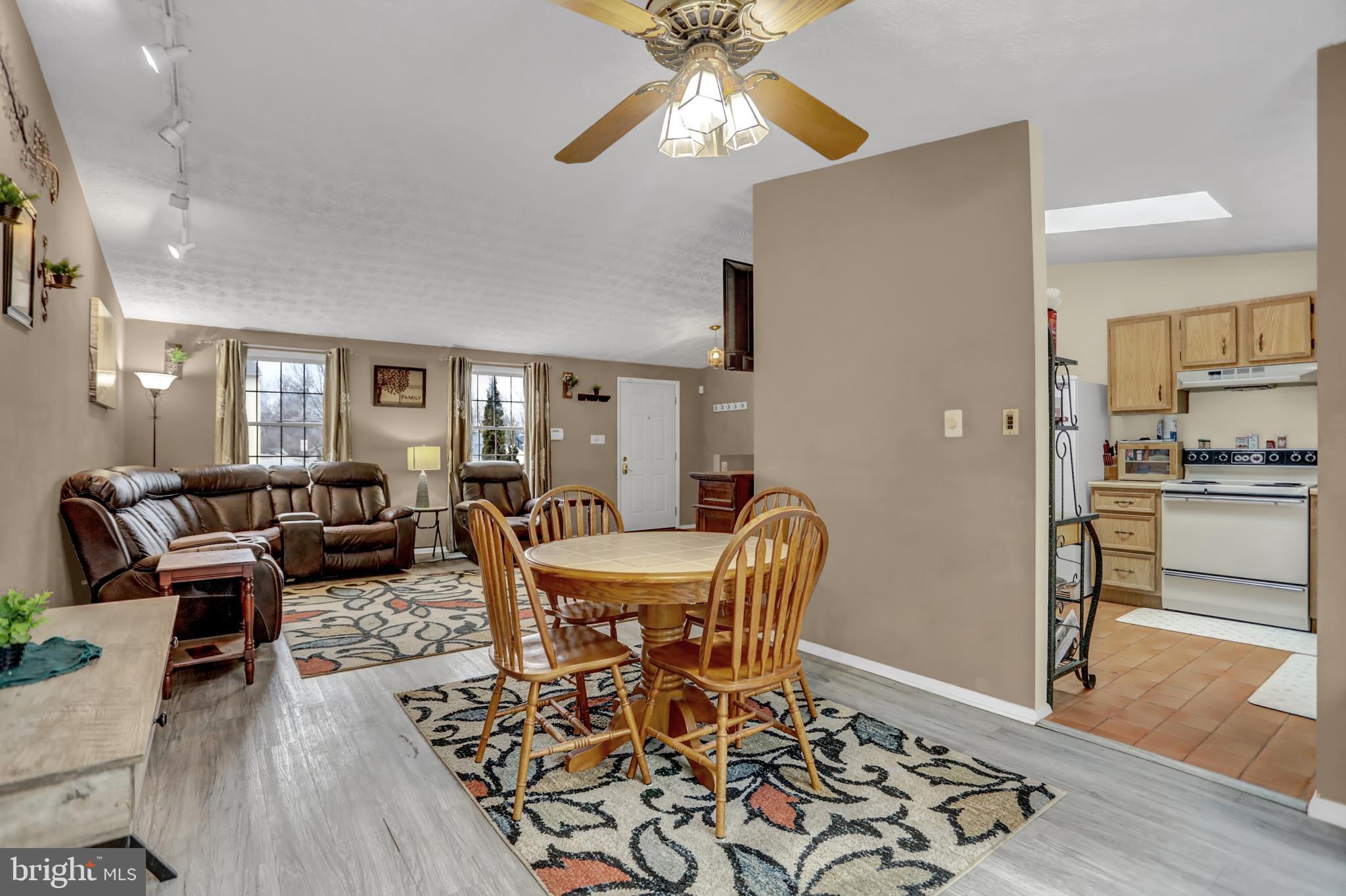 GOLDEN TREE - Residential