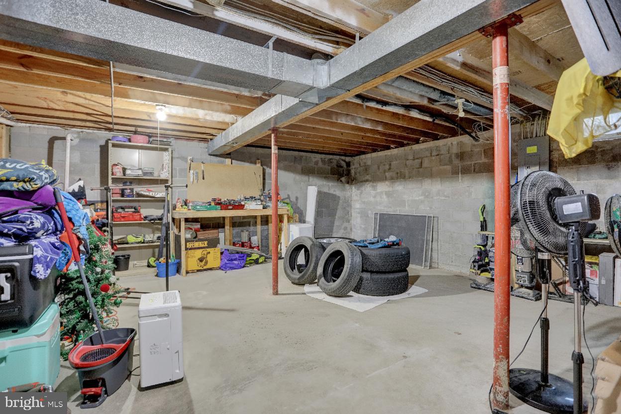 GOLDEN TREE - Residential