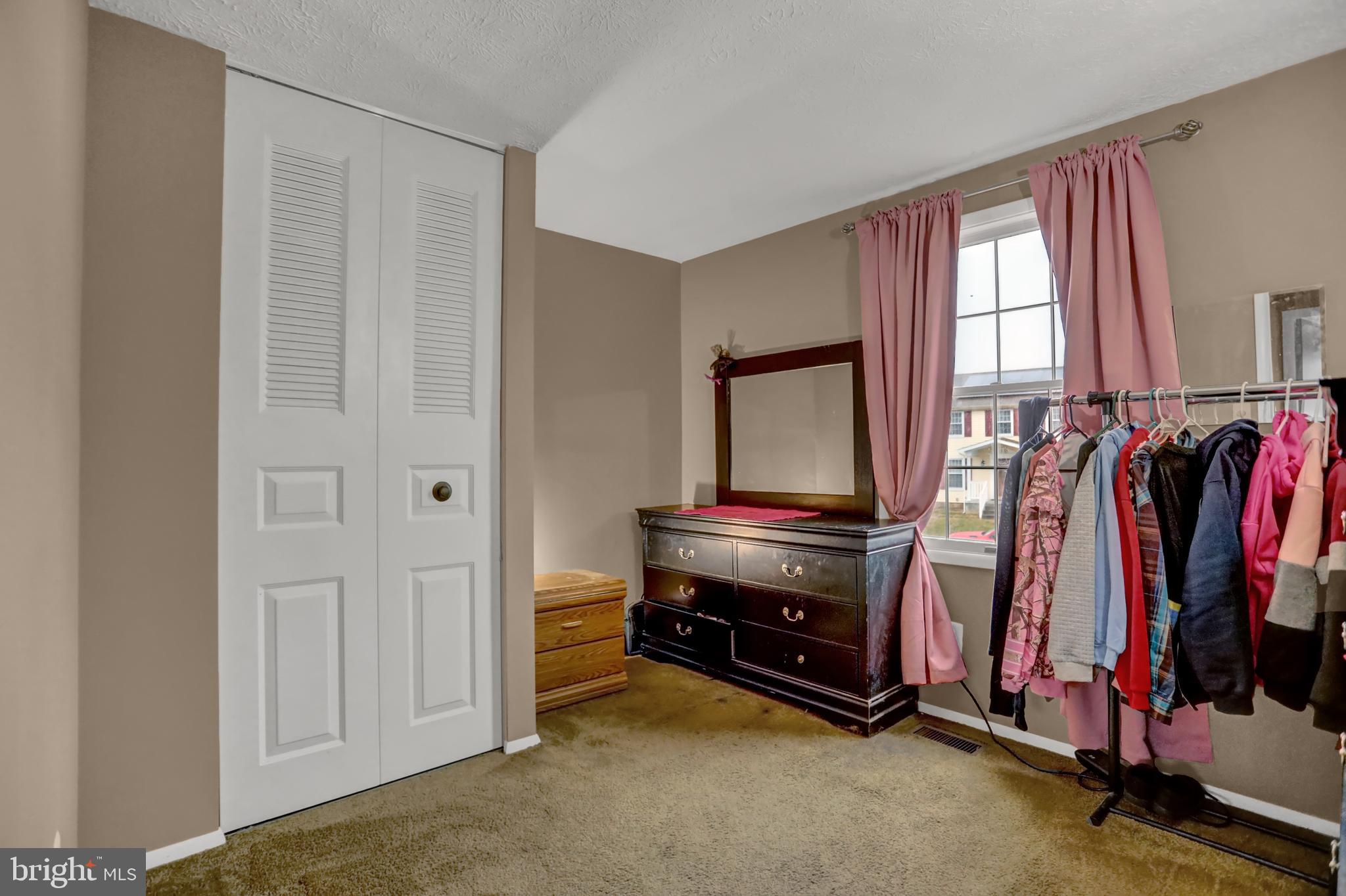 GOLDEN TREE - Residential