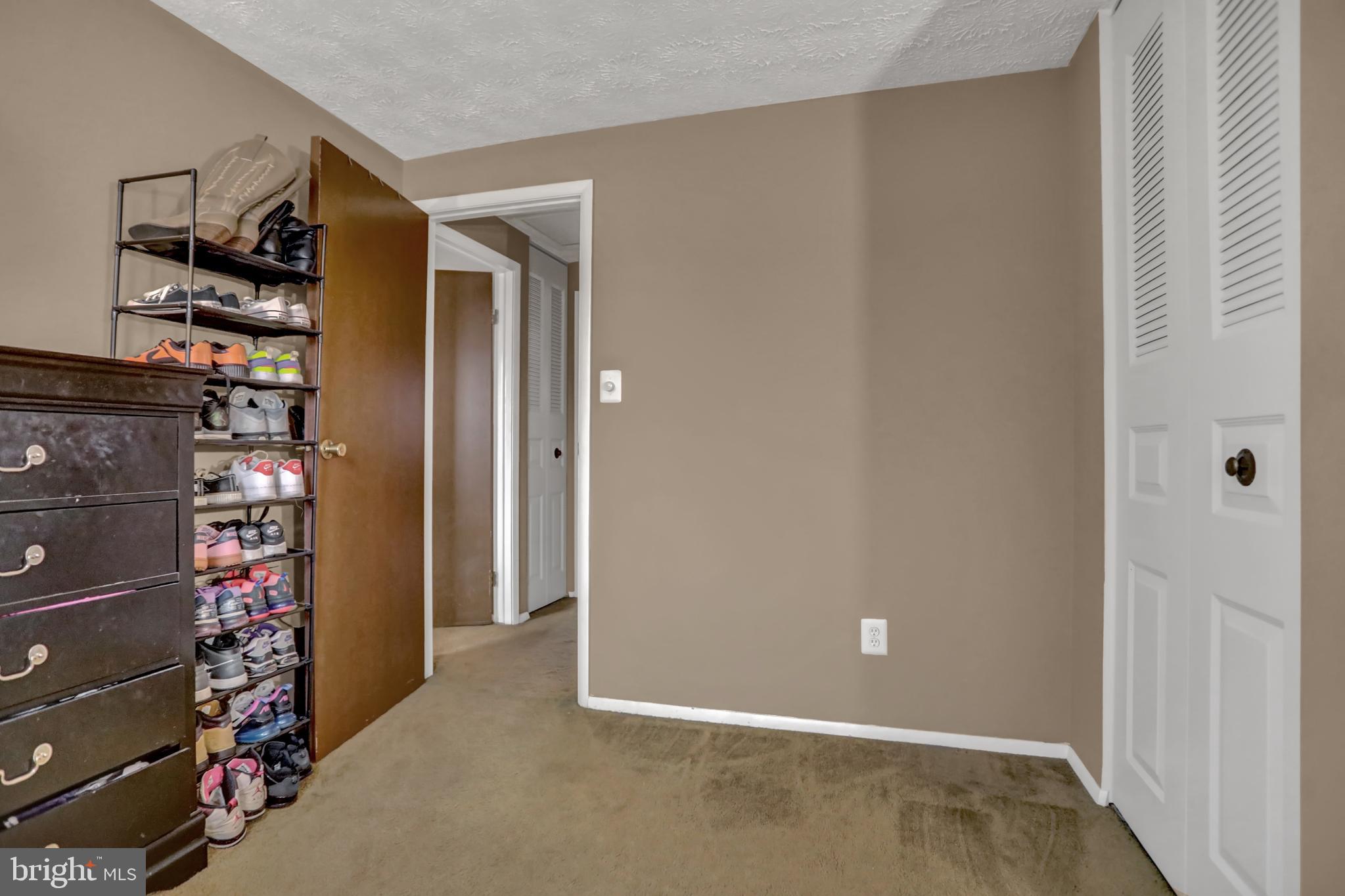 GOLDEN TREE - Residential